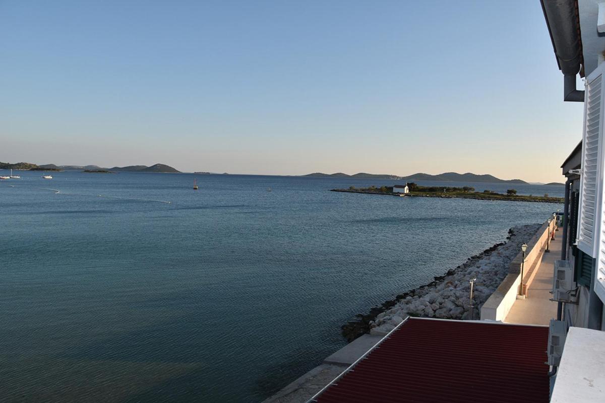 One-Bedroom Apartment with Sea View second floor photo 3