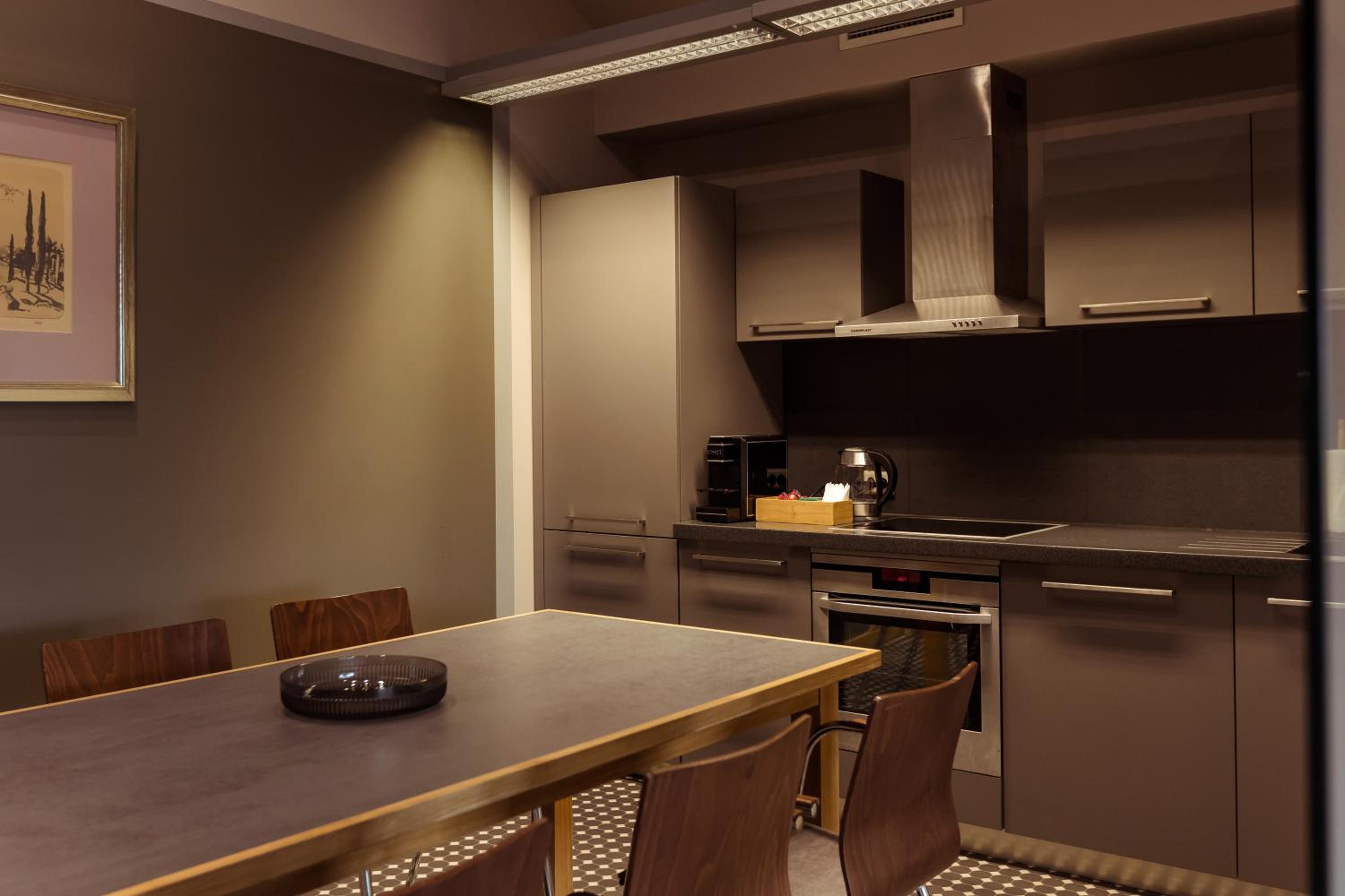One-Bedroom Apartment - Photo 8