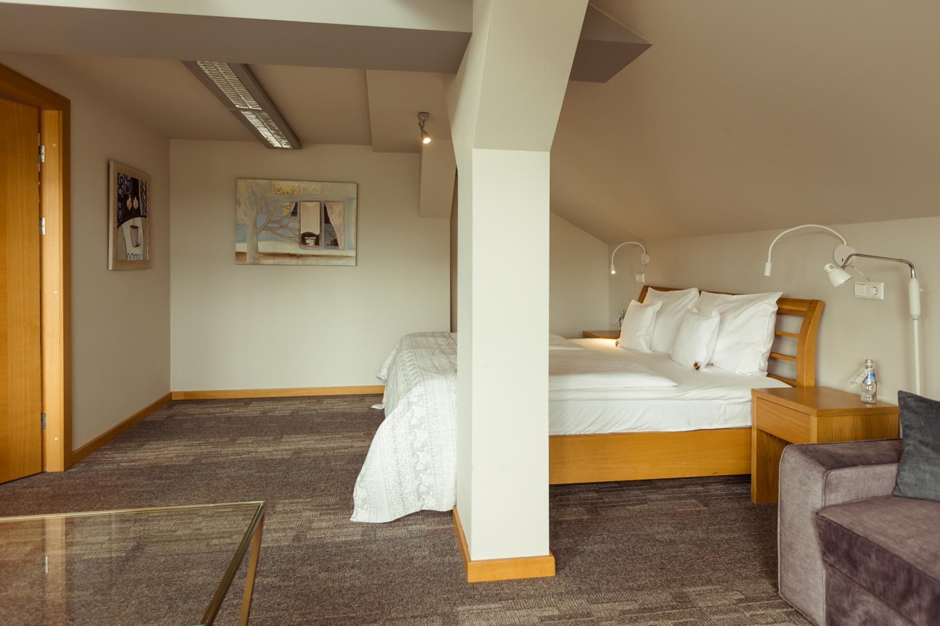 One-Bedroom Apartment - Photo 13