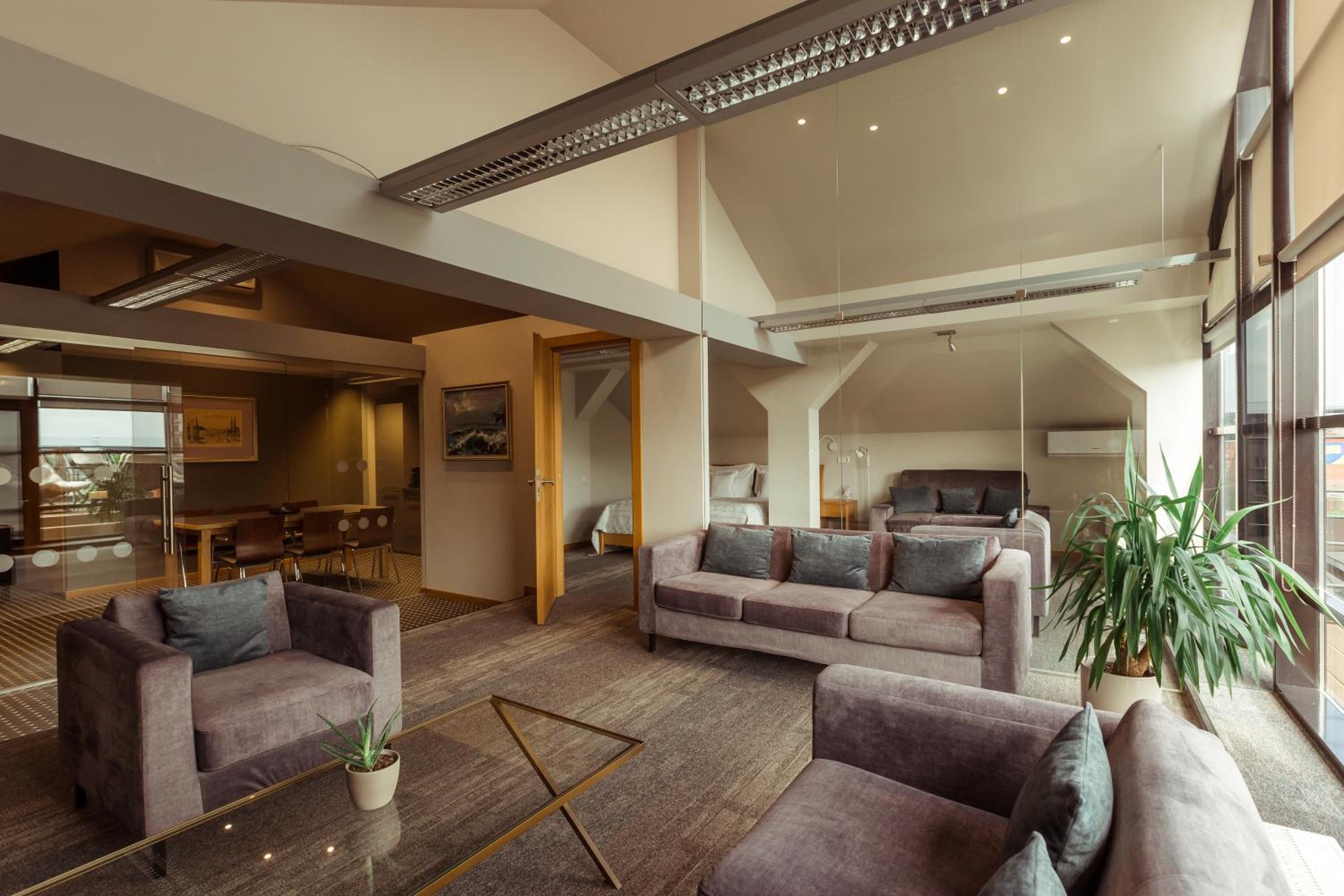 One-Bedroom Apartment - Photo 1
