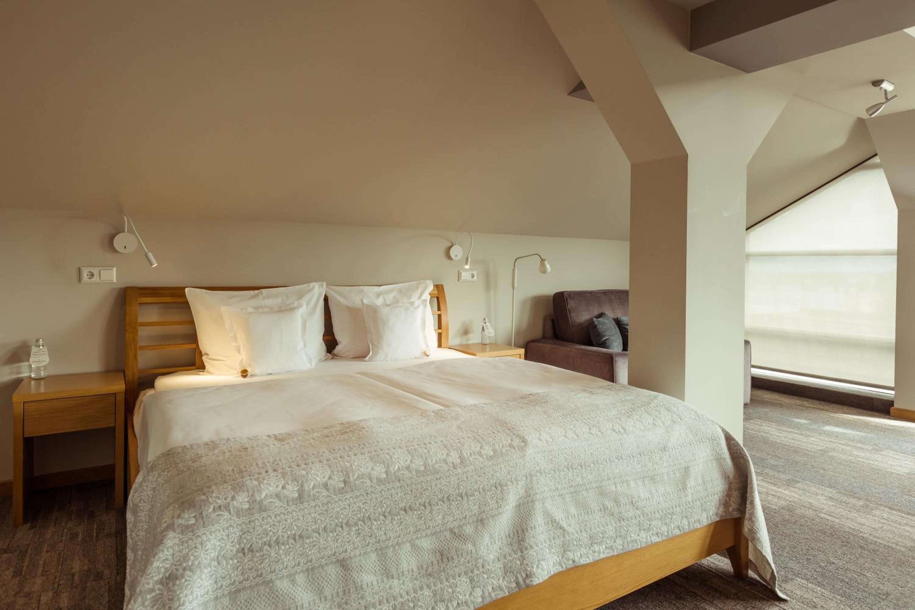 One-Bedroom Apartment - Photo 15