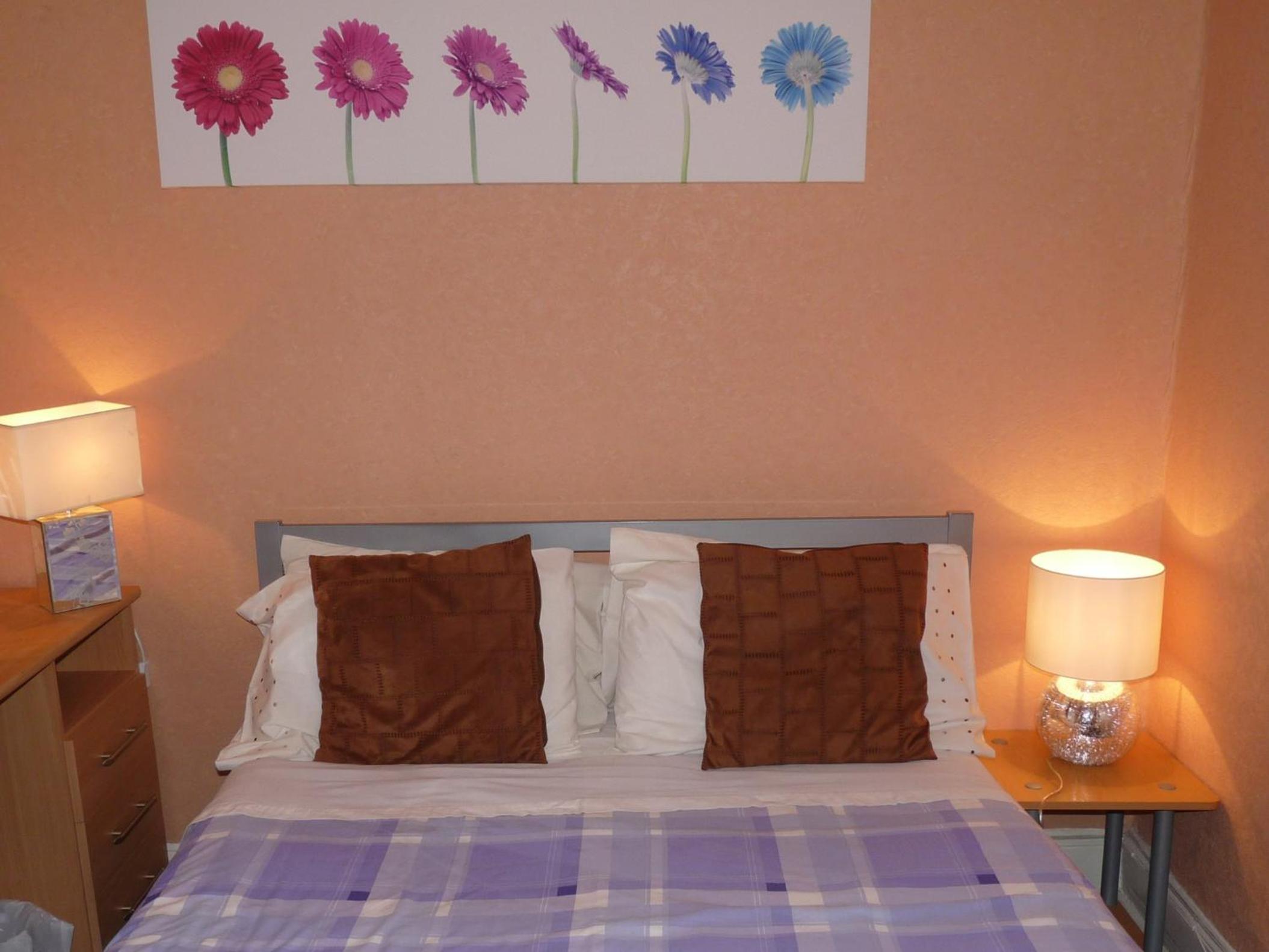 Double Room with Shared Bathroom photo 2