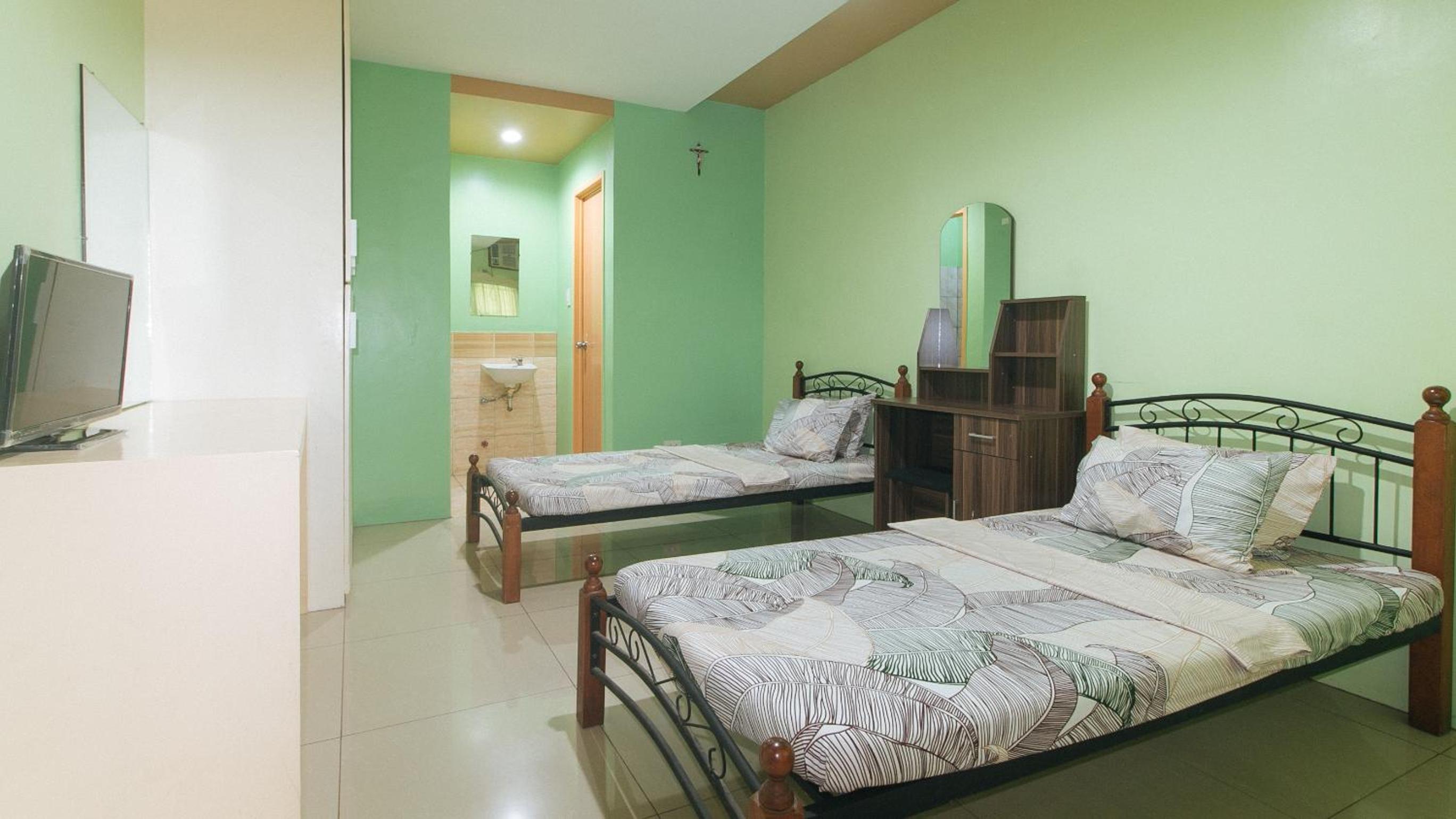 Standard Twin Room photo 2