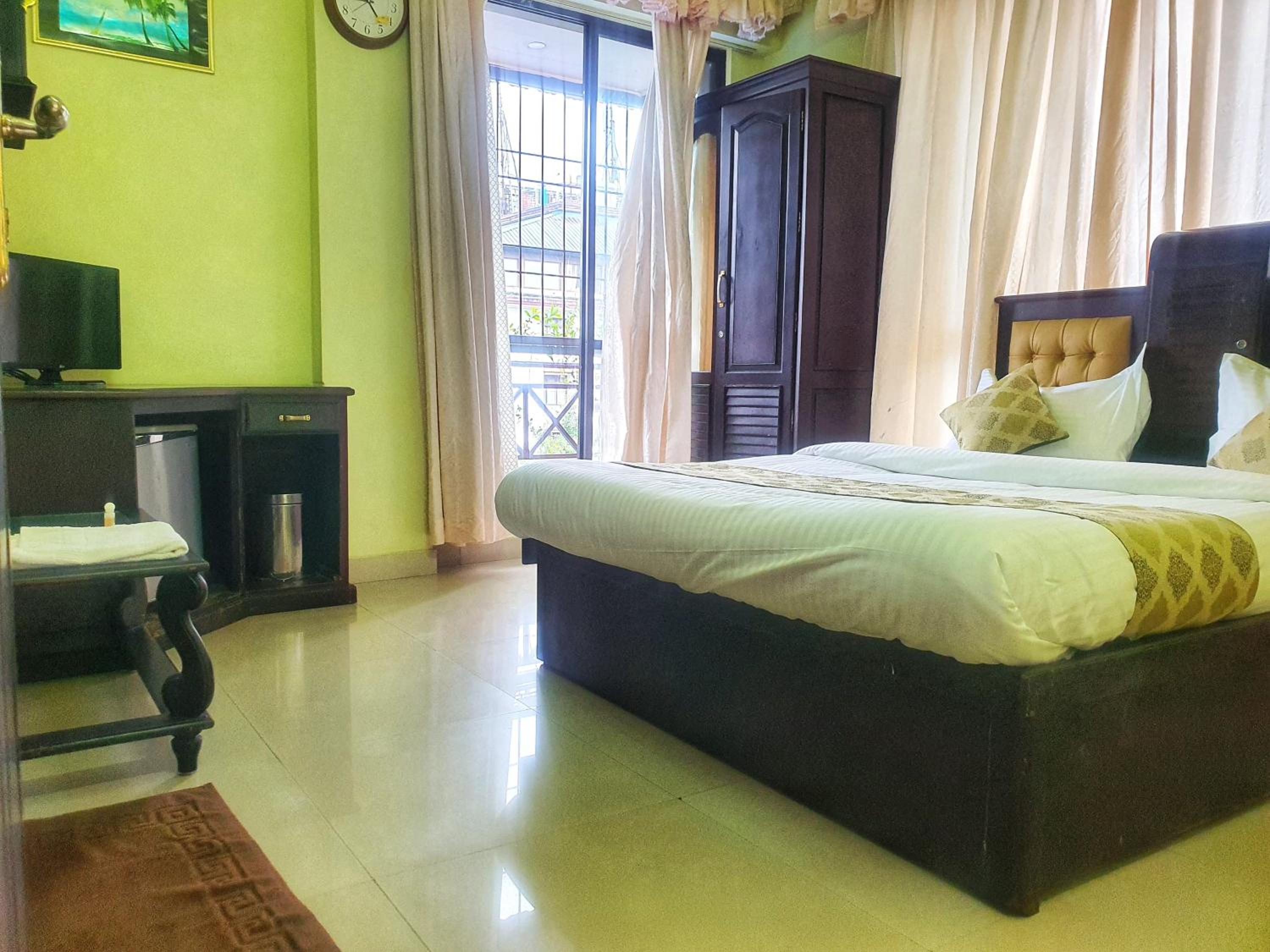 Budget Double Room photo 2