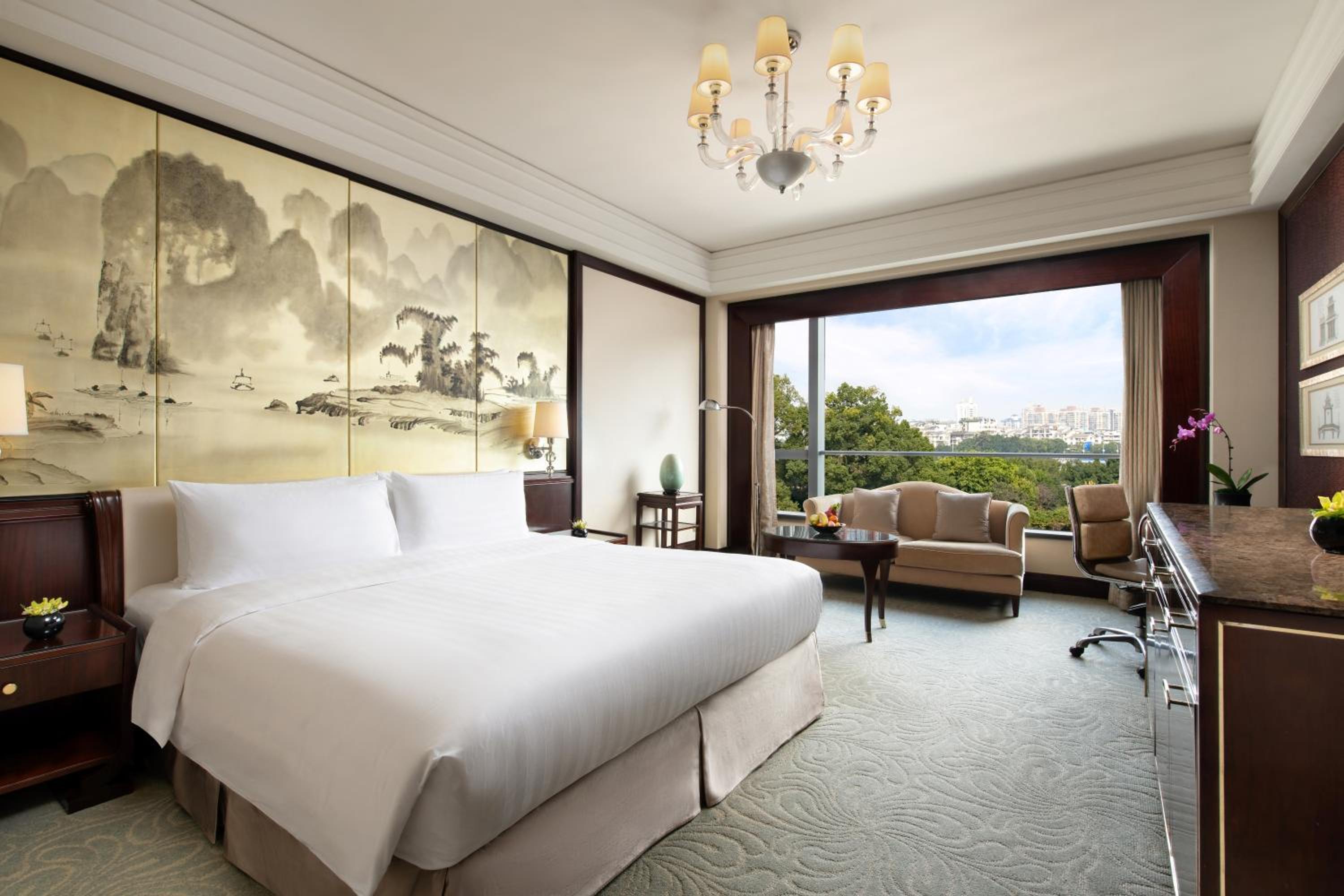 Deluxe King Room - Photo 1