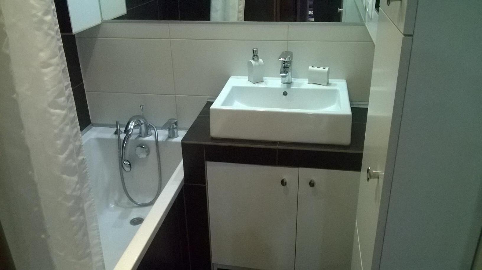 Three-Bedroom Apartment - Photo 4