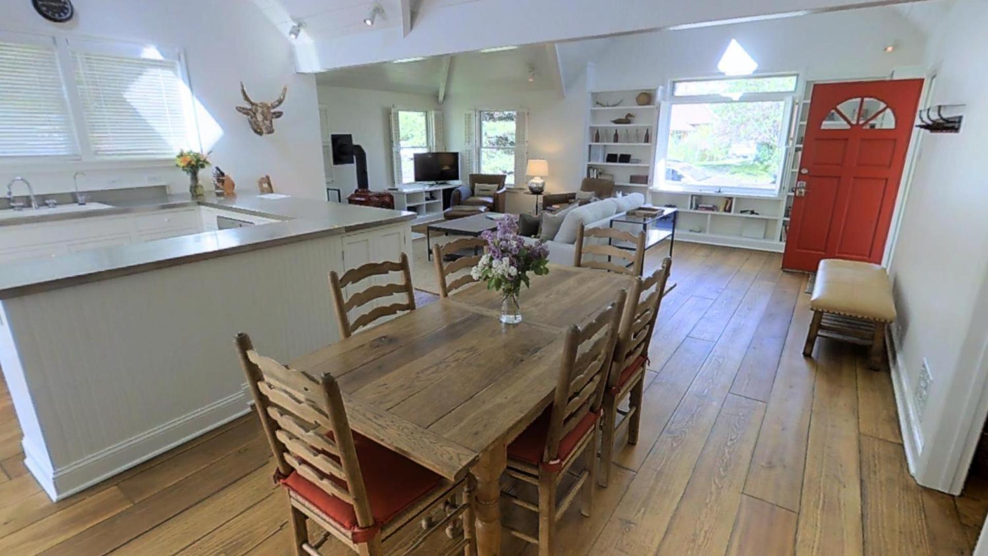 Two-Bedroom Holiday Home photo 2