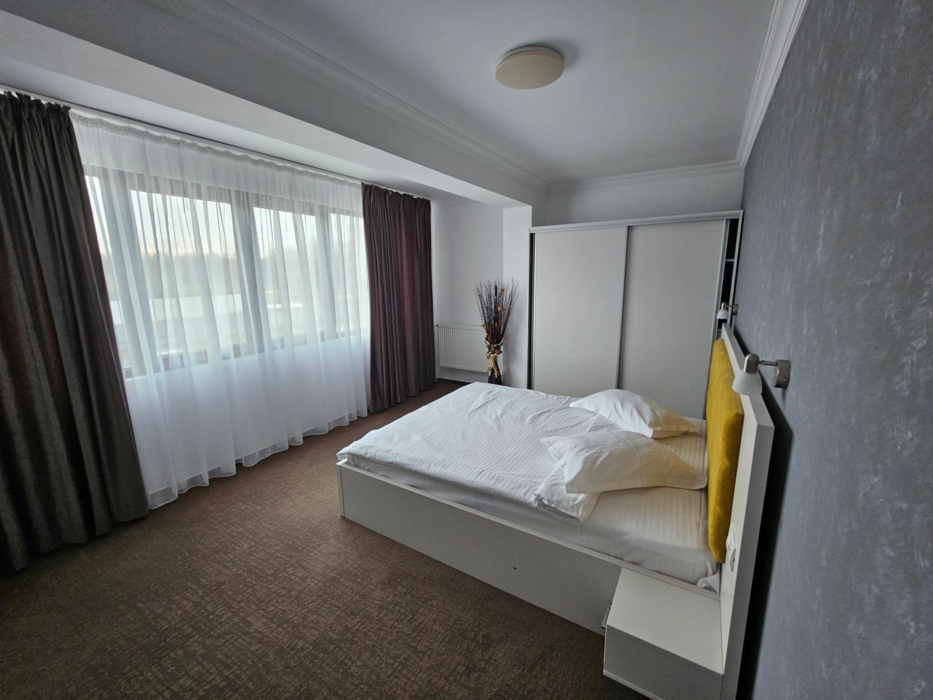 Apartment with Balcony photo 2