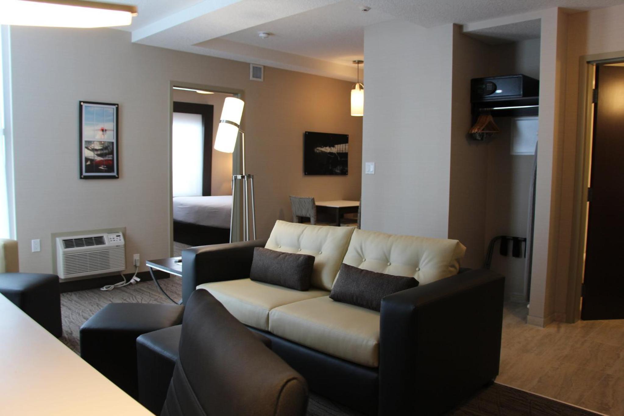 Queen Suite photo 1