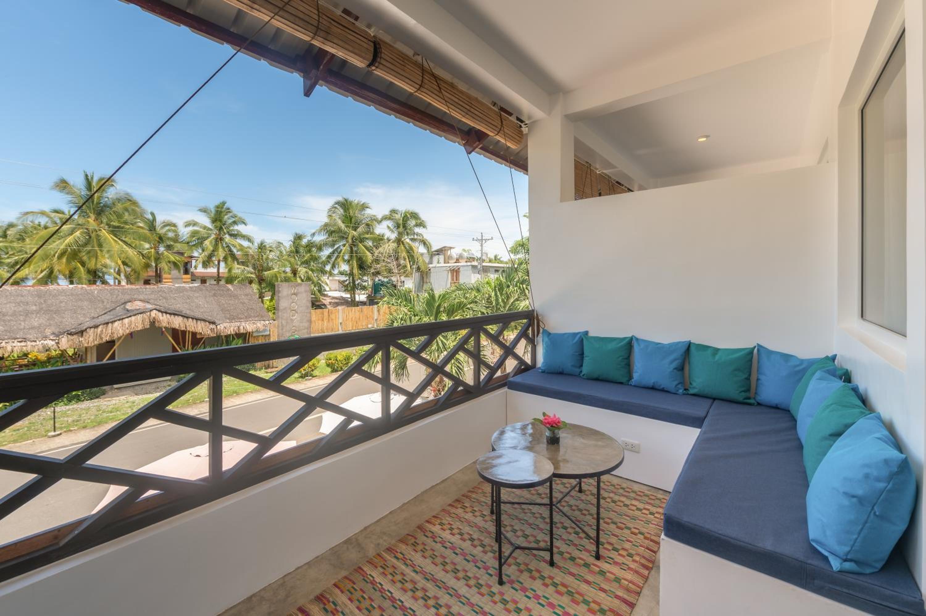 King Suite with Balcony - Photo 9