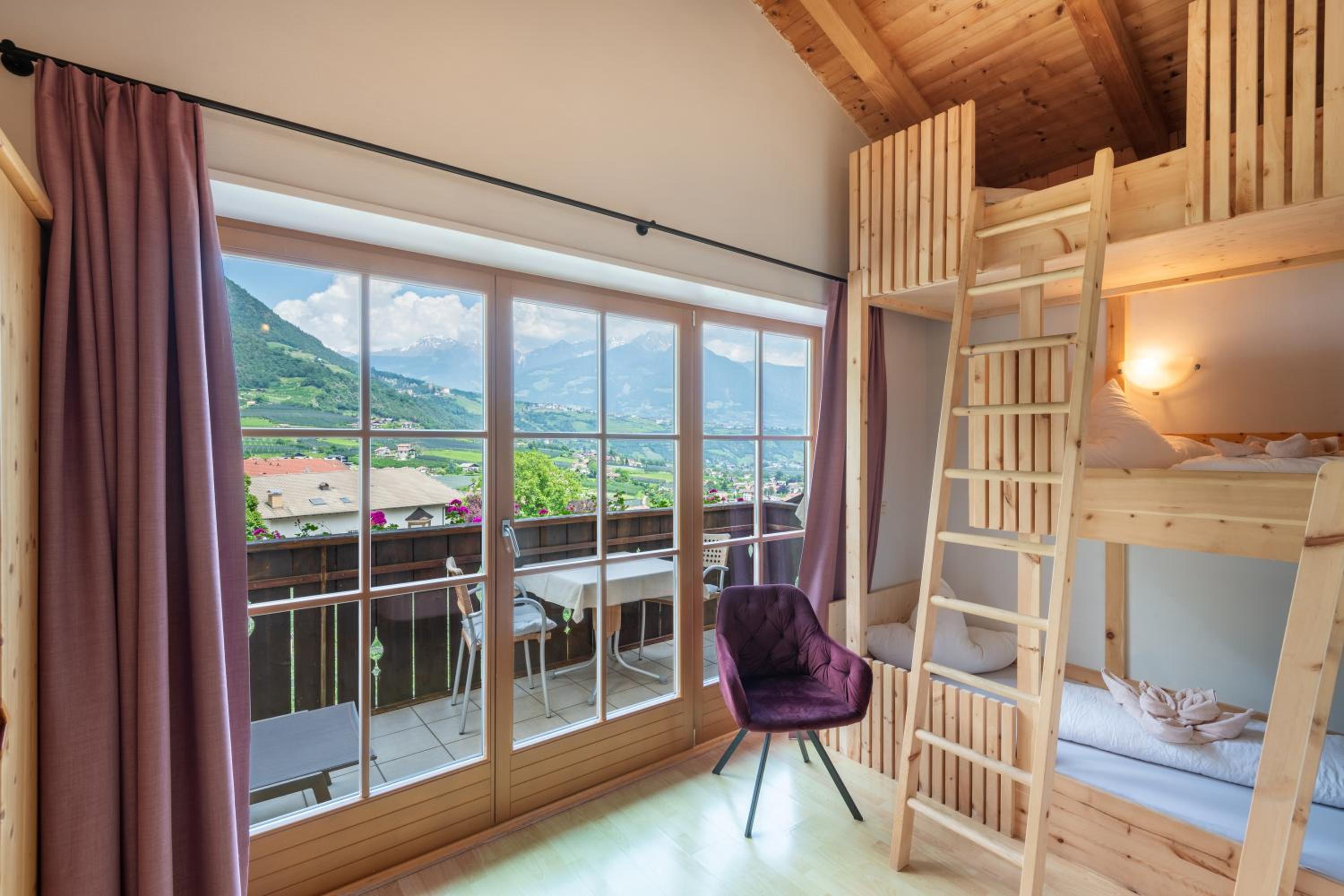 Deluxe Family Room