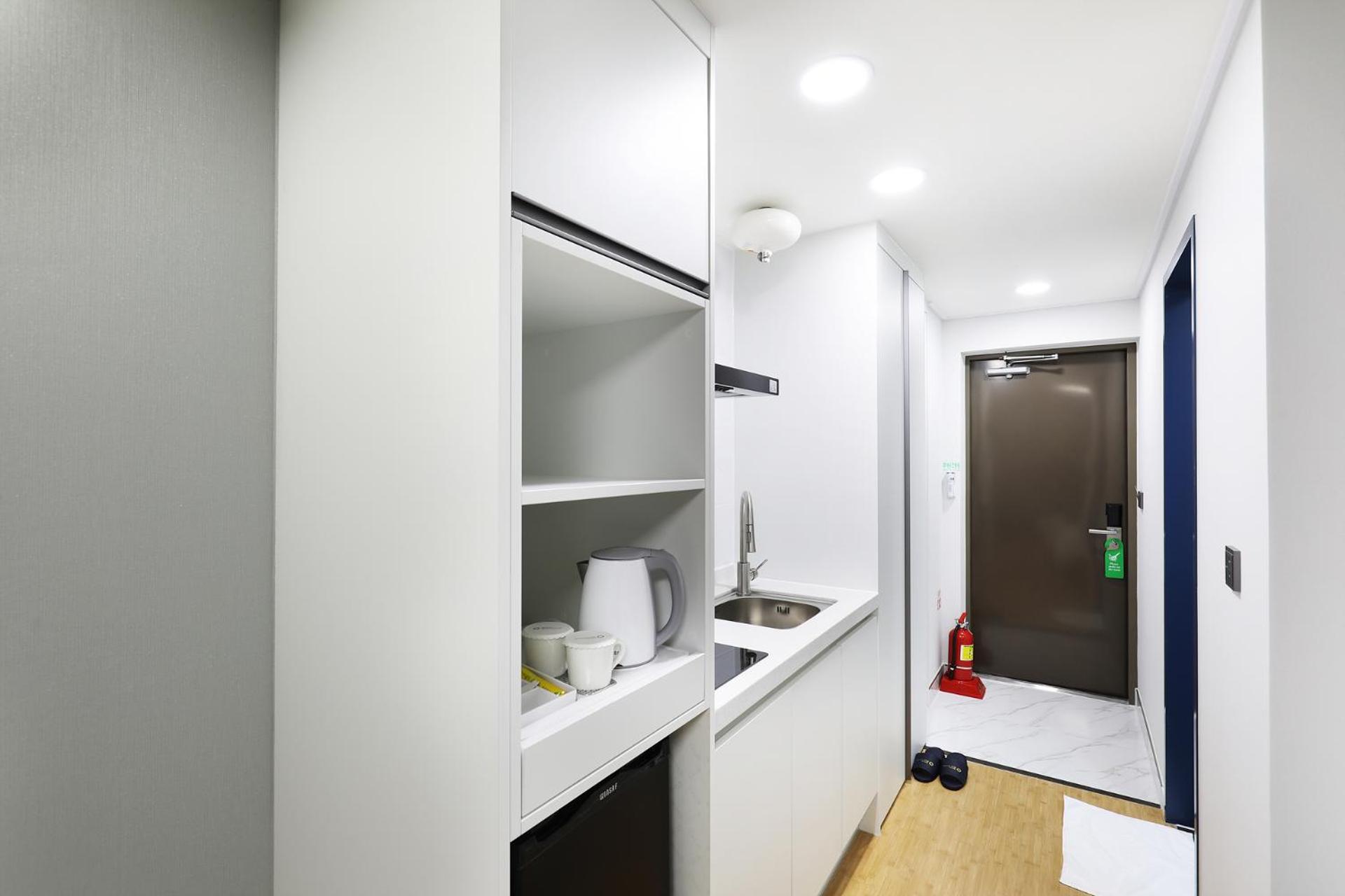 Double or Twin Room with Sea View - Photo 5