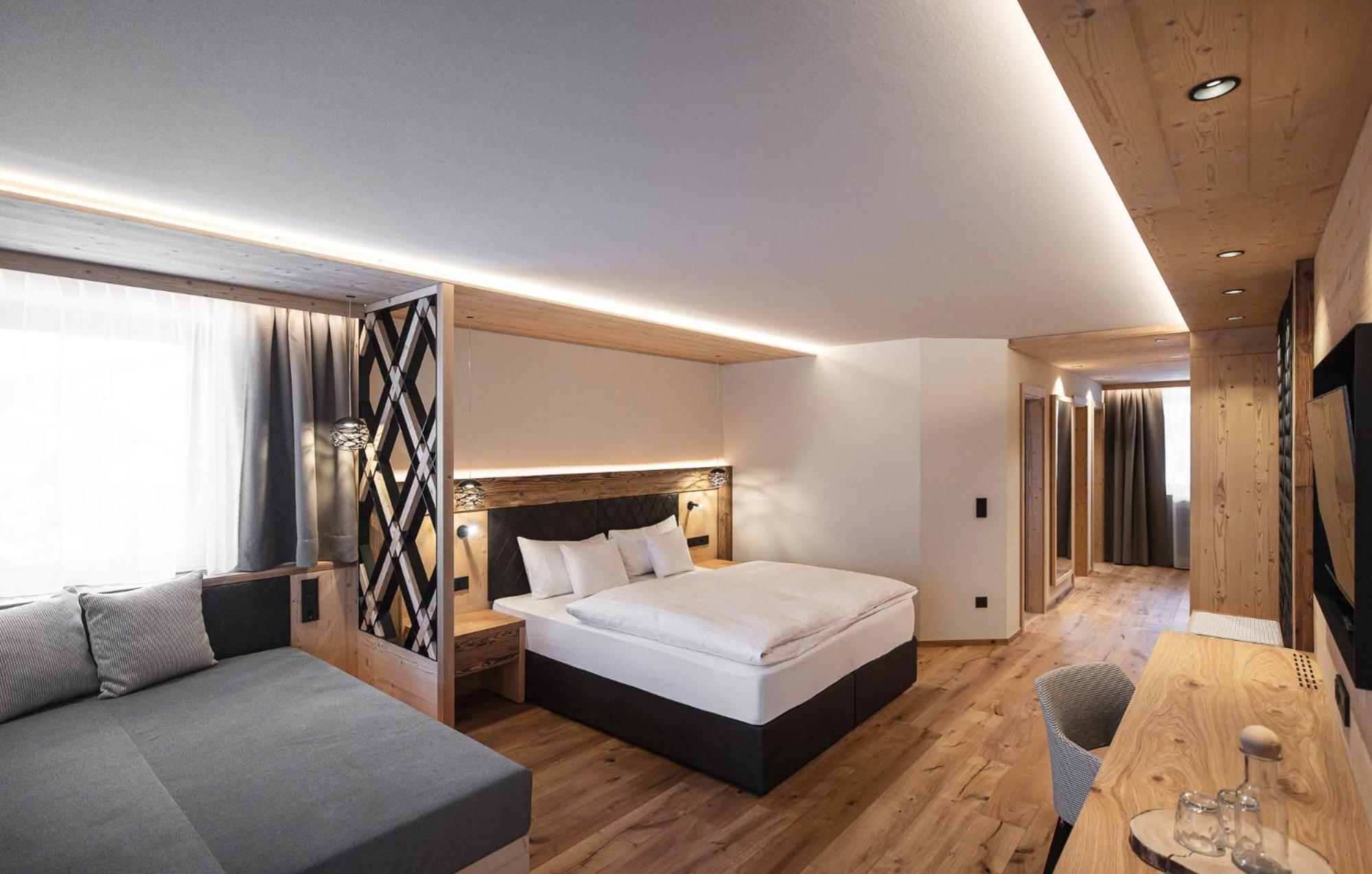 Panorama Family Suite with Balcony photo 3