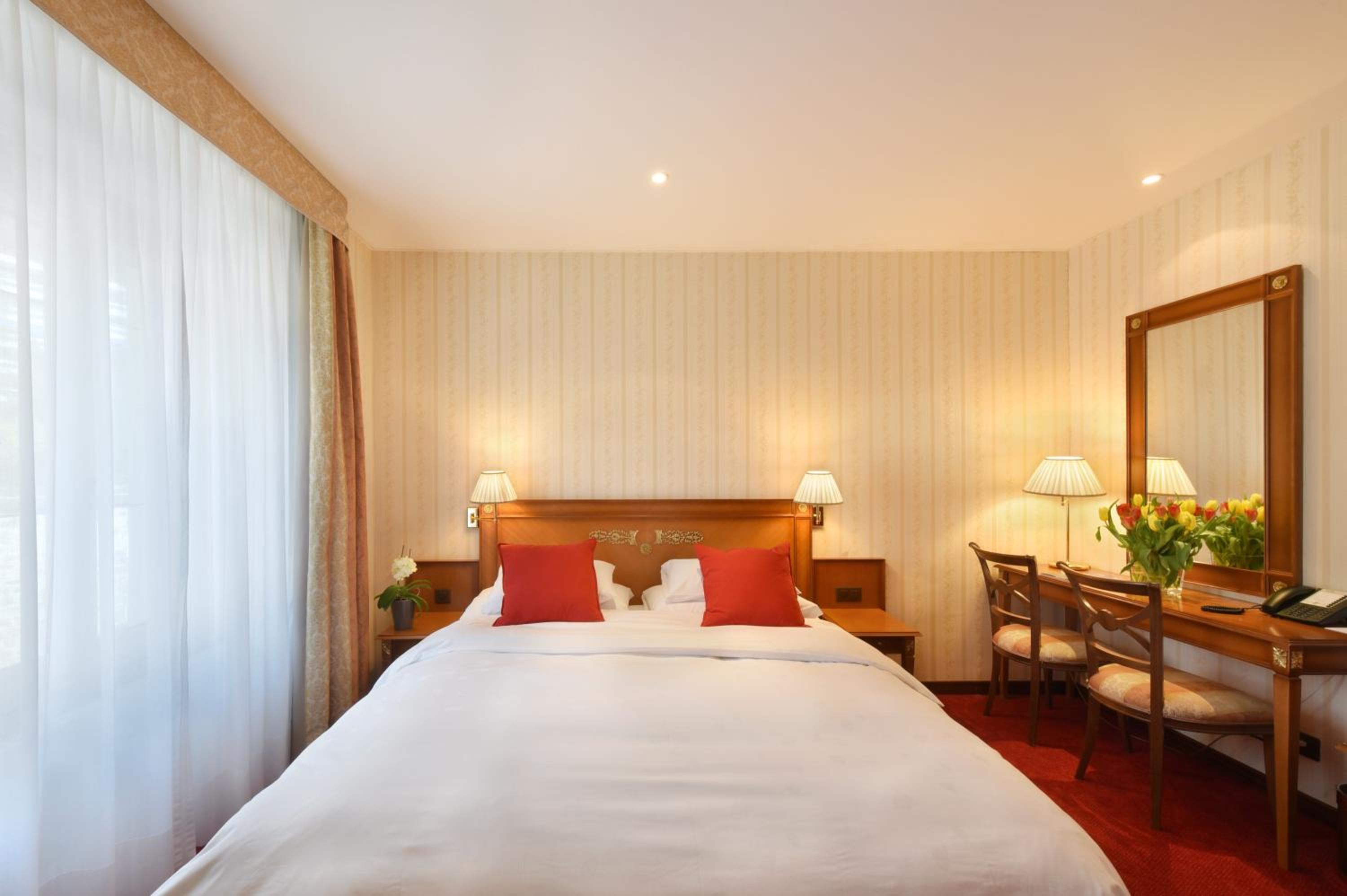 Standard Double Room City Side - Photo 1