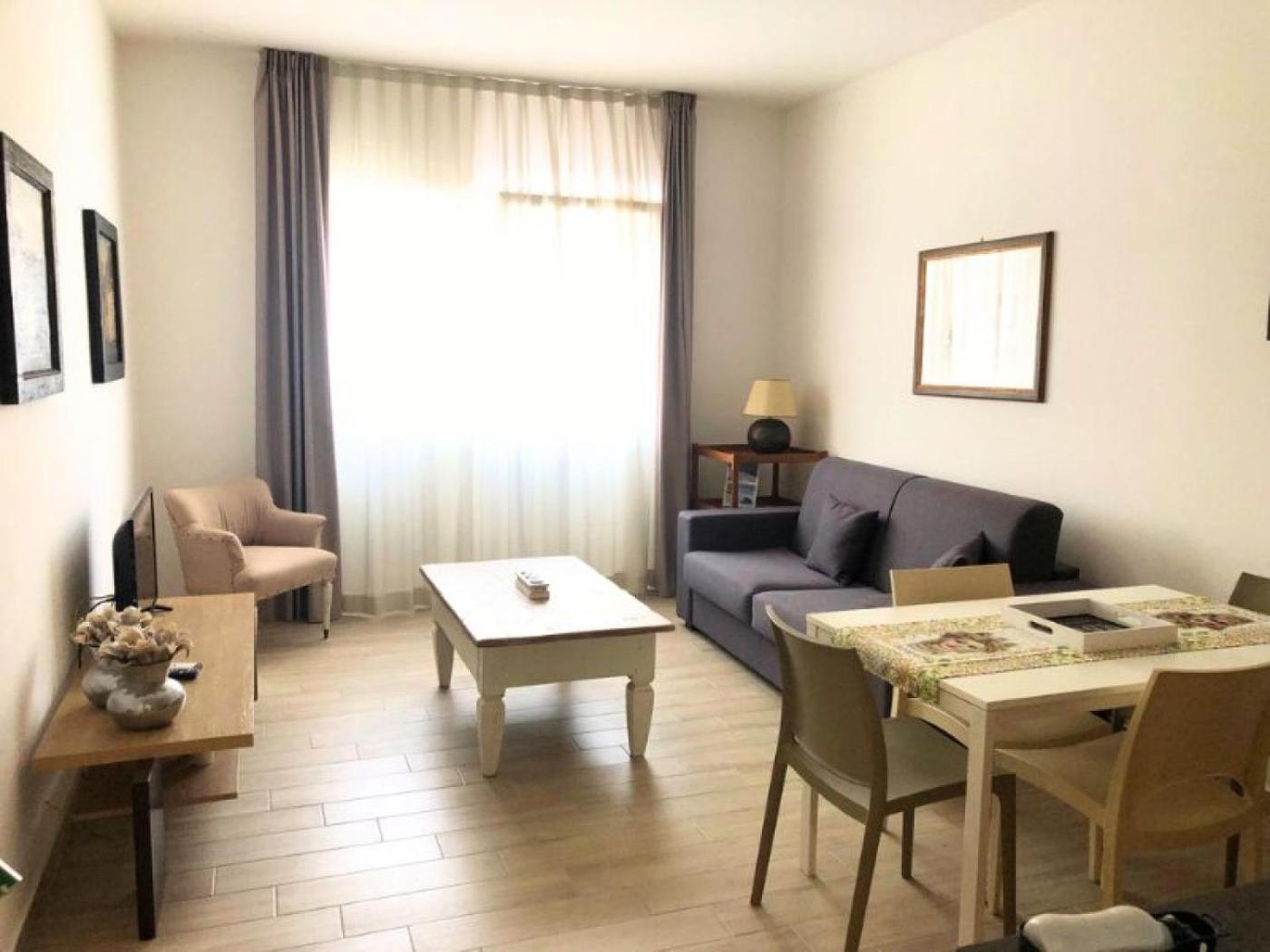 One-Bedroom Apartment - Photo 1