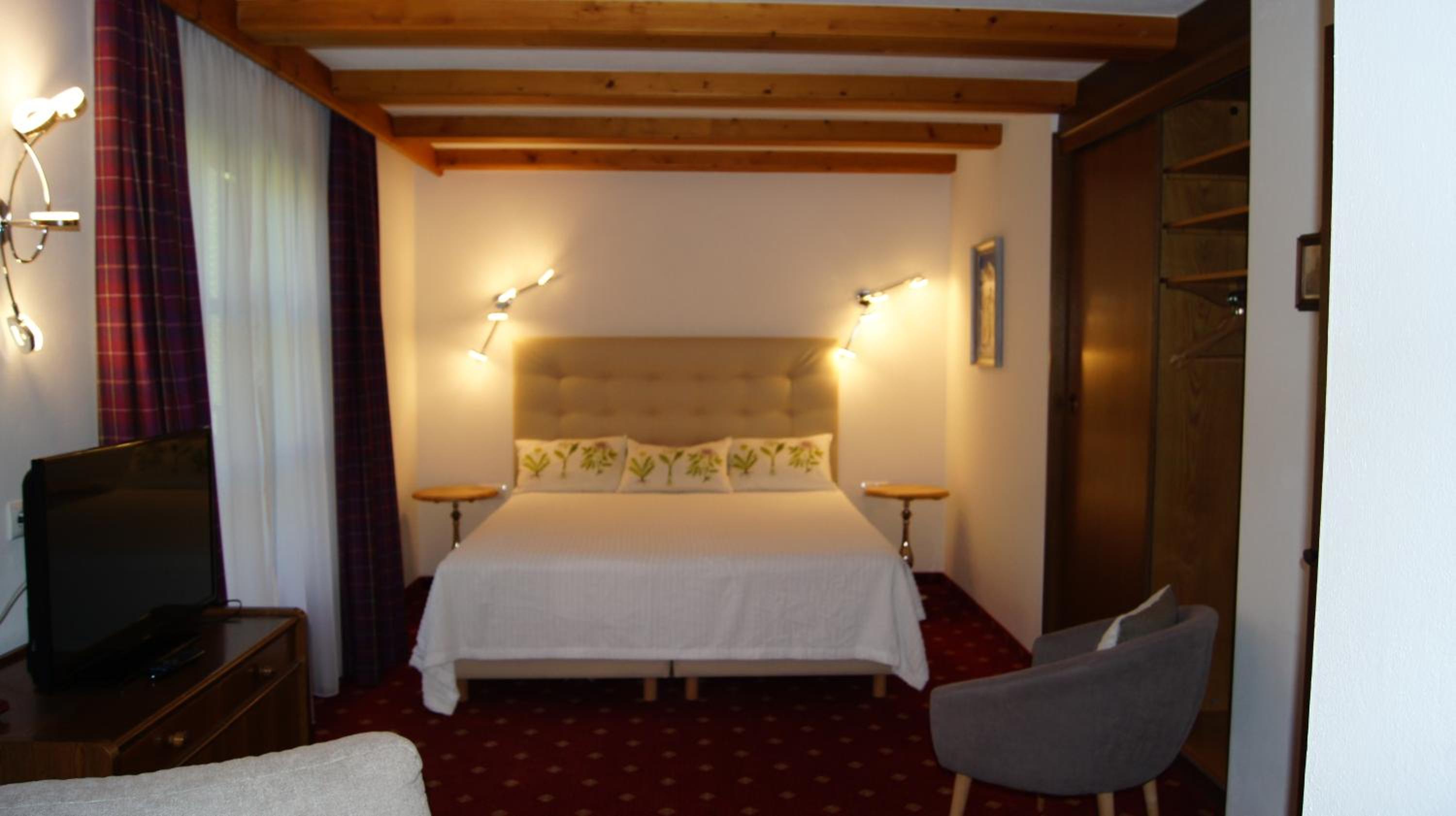 One-Bedroom Apartment - Photo 17