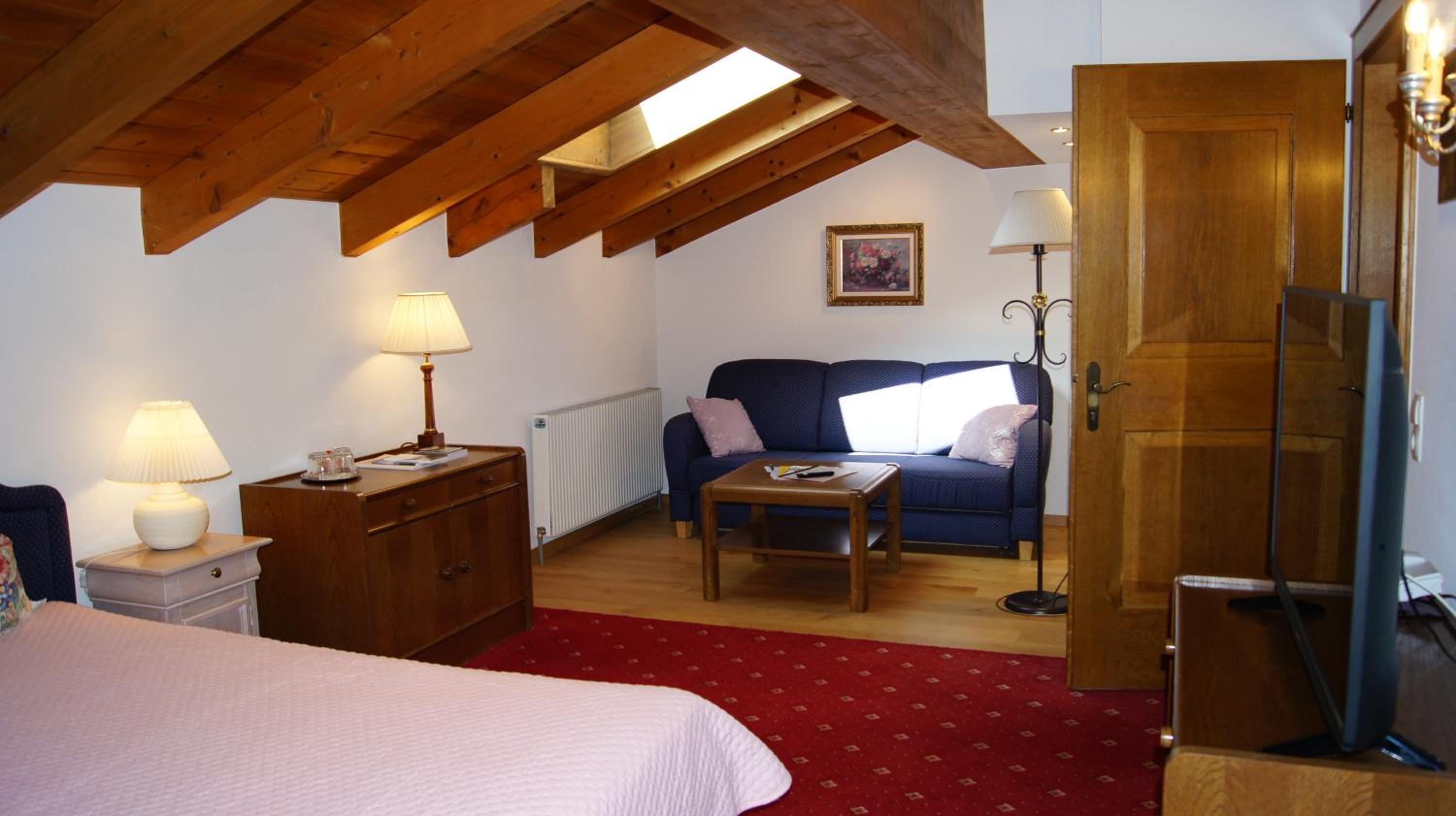 One-Bedroom Apartment - Photo 13