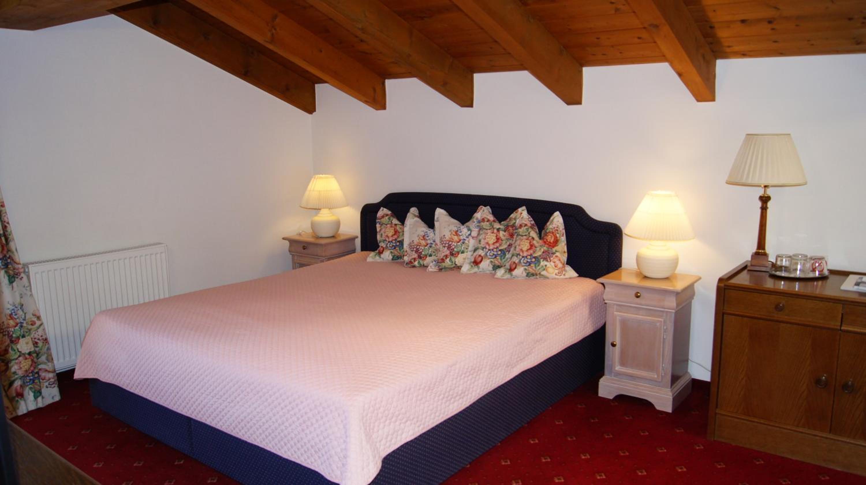 One-Bedroom Apartment - Photo 6