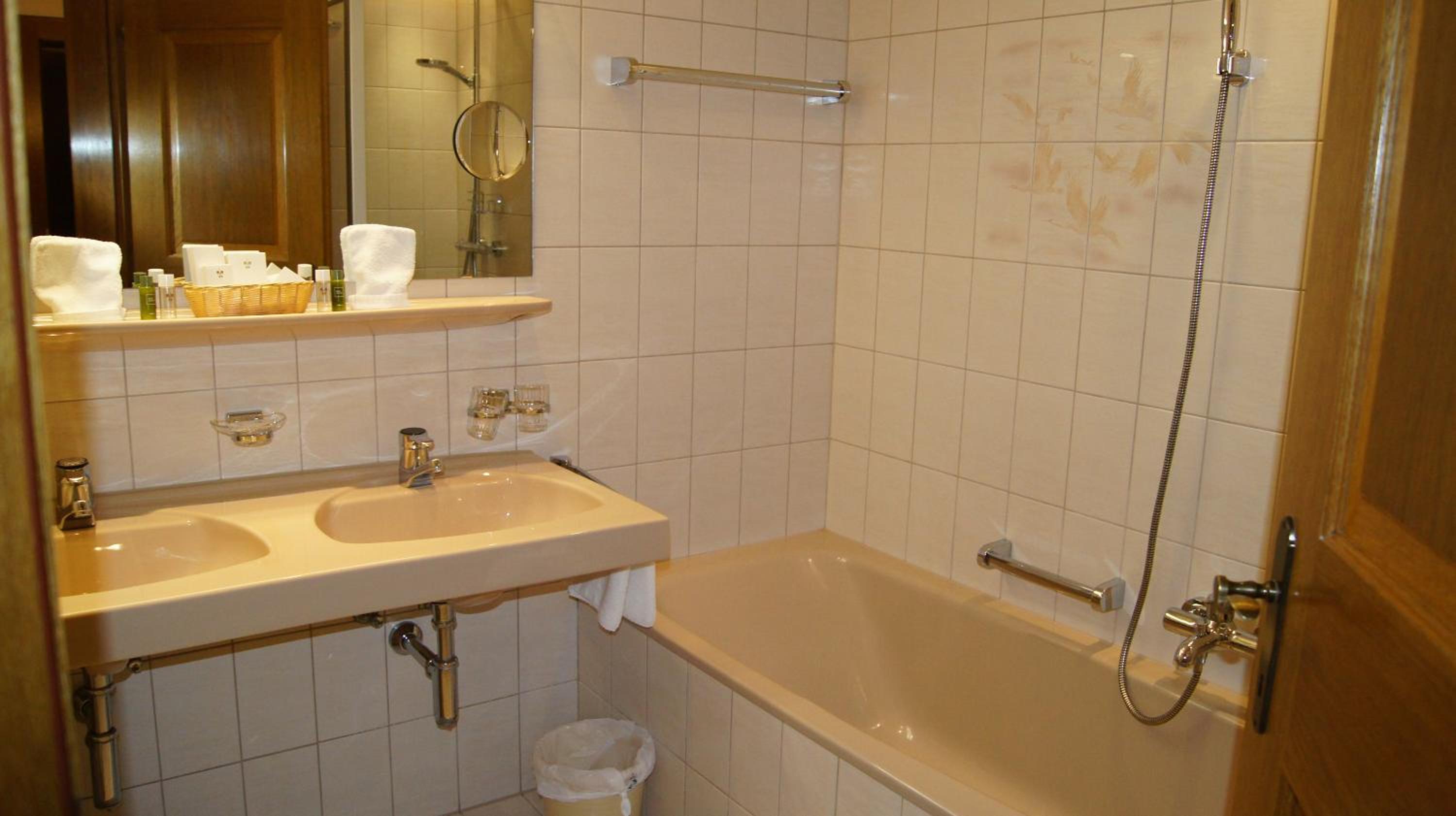 One-Bedroom Apartment - Photo 9