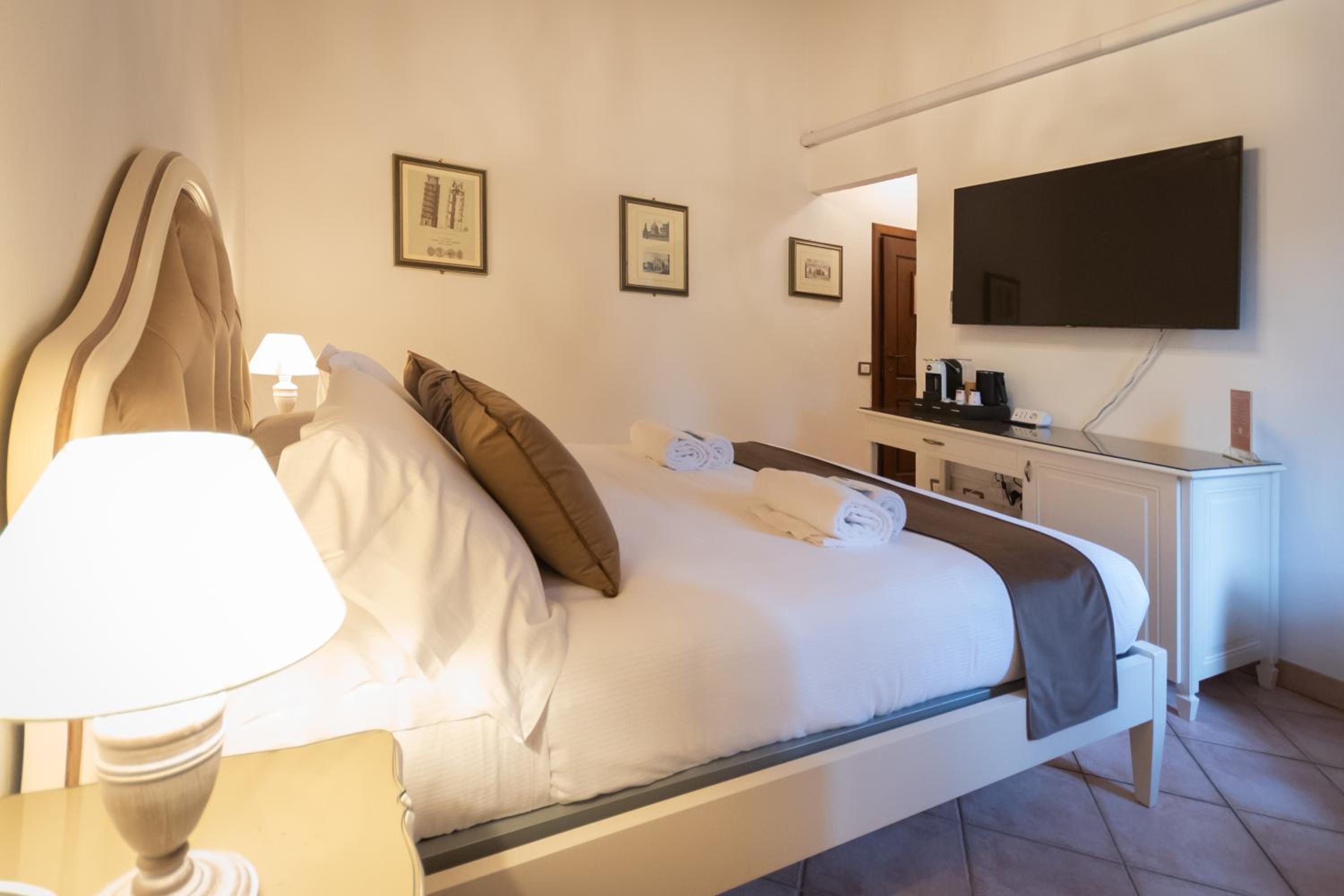 Double Room with Private Bathroom photo 1