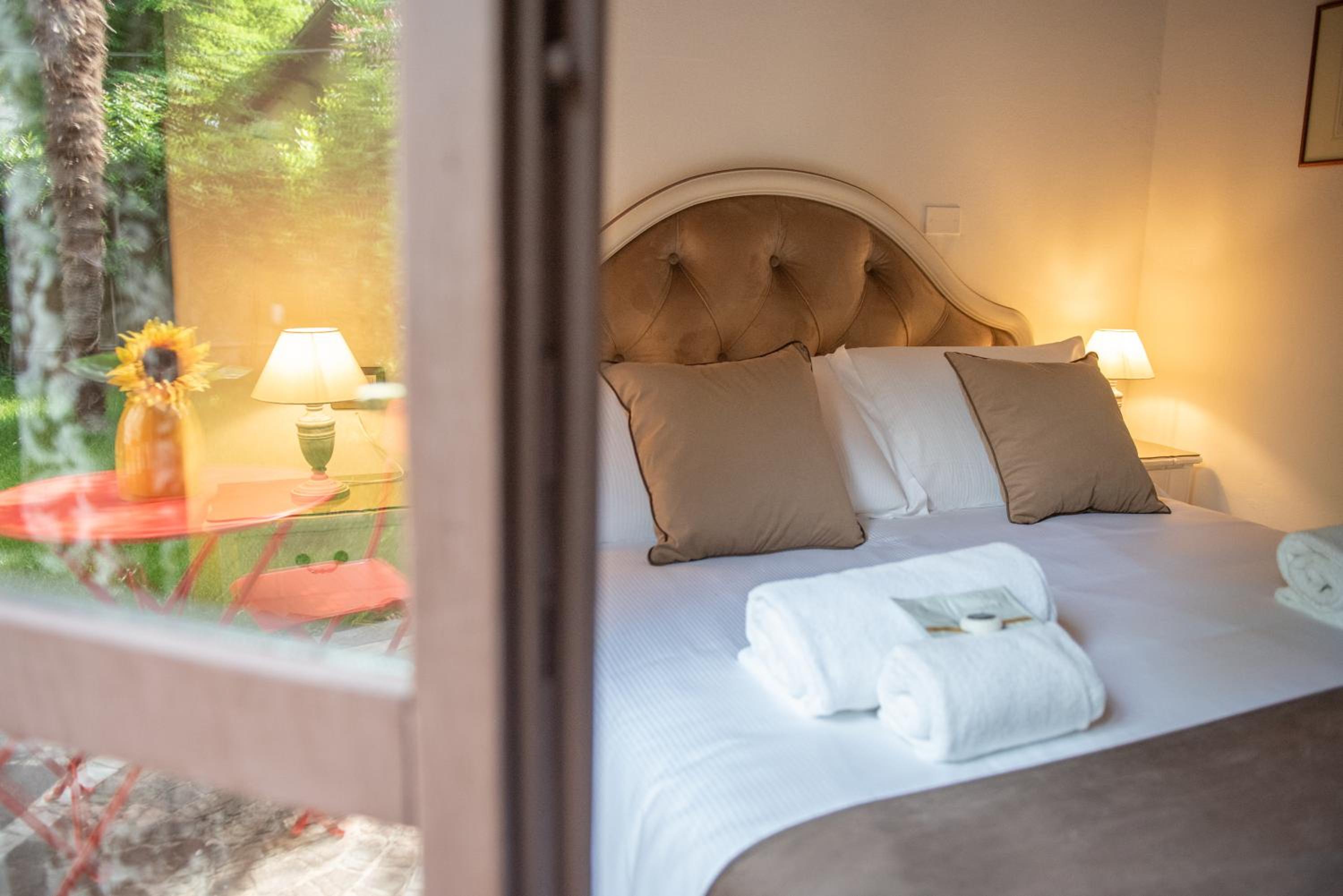 Double Room with Private Bathroom photo 2