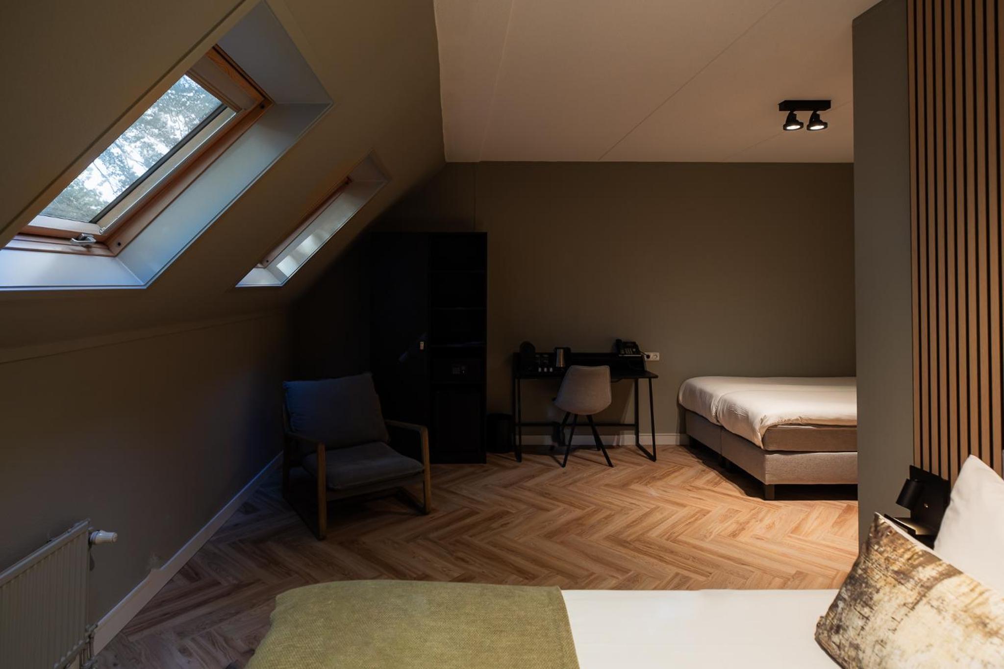 Family Room - Photo 3