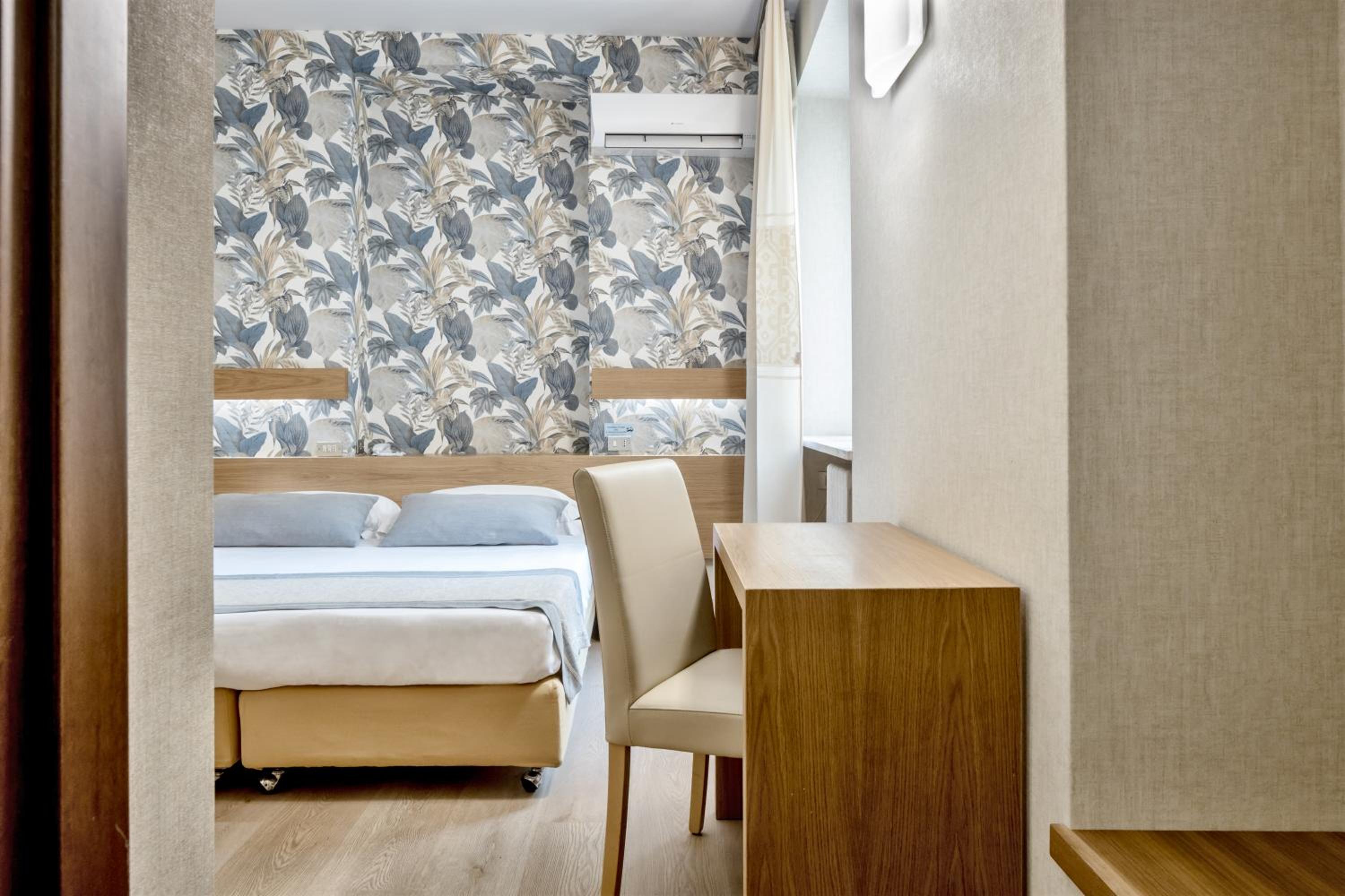 Classic Double Room - Photo 13