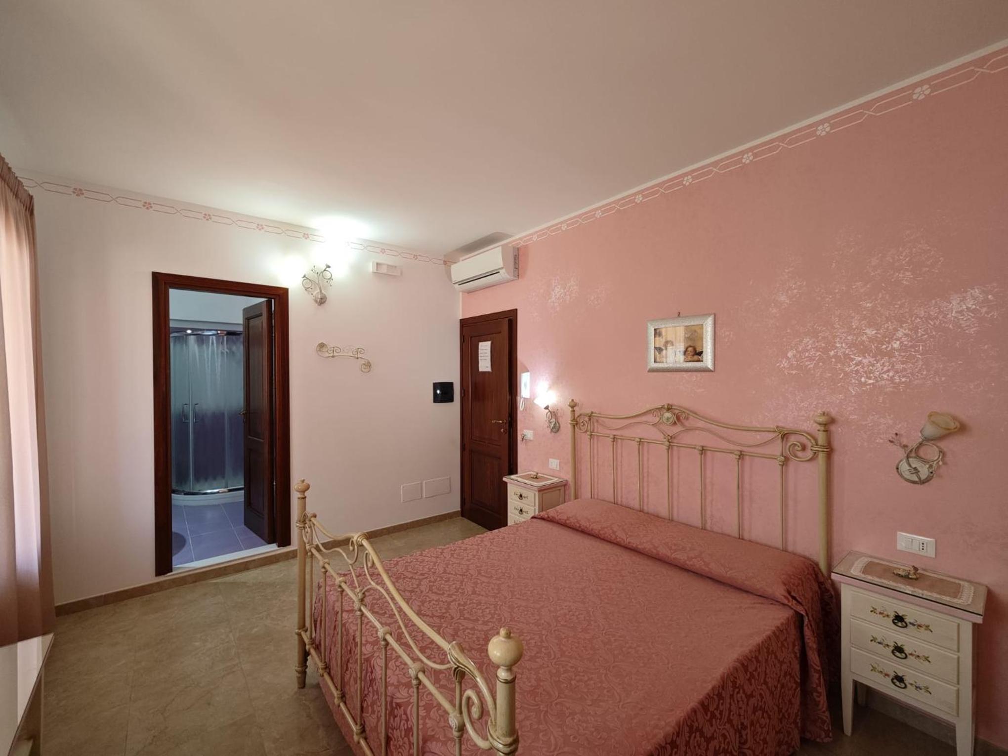 Double Room with Balcony photo 3