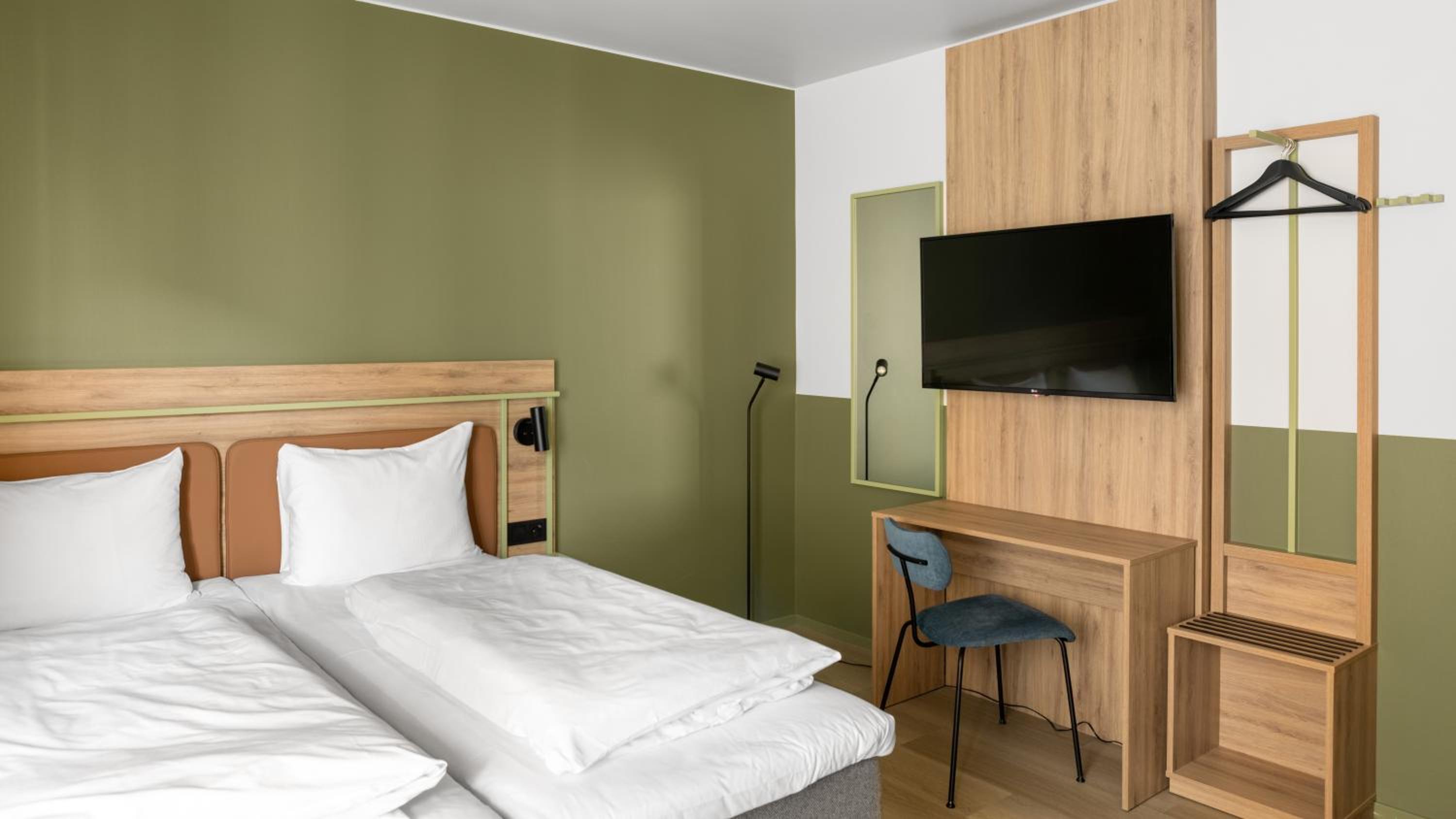 Standard Twin Room - Photo 2