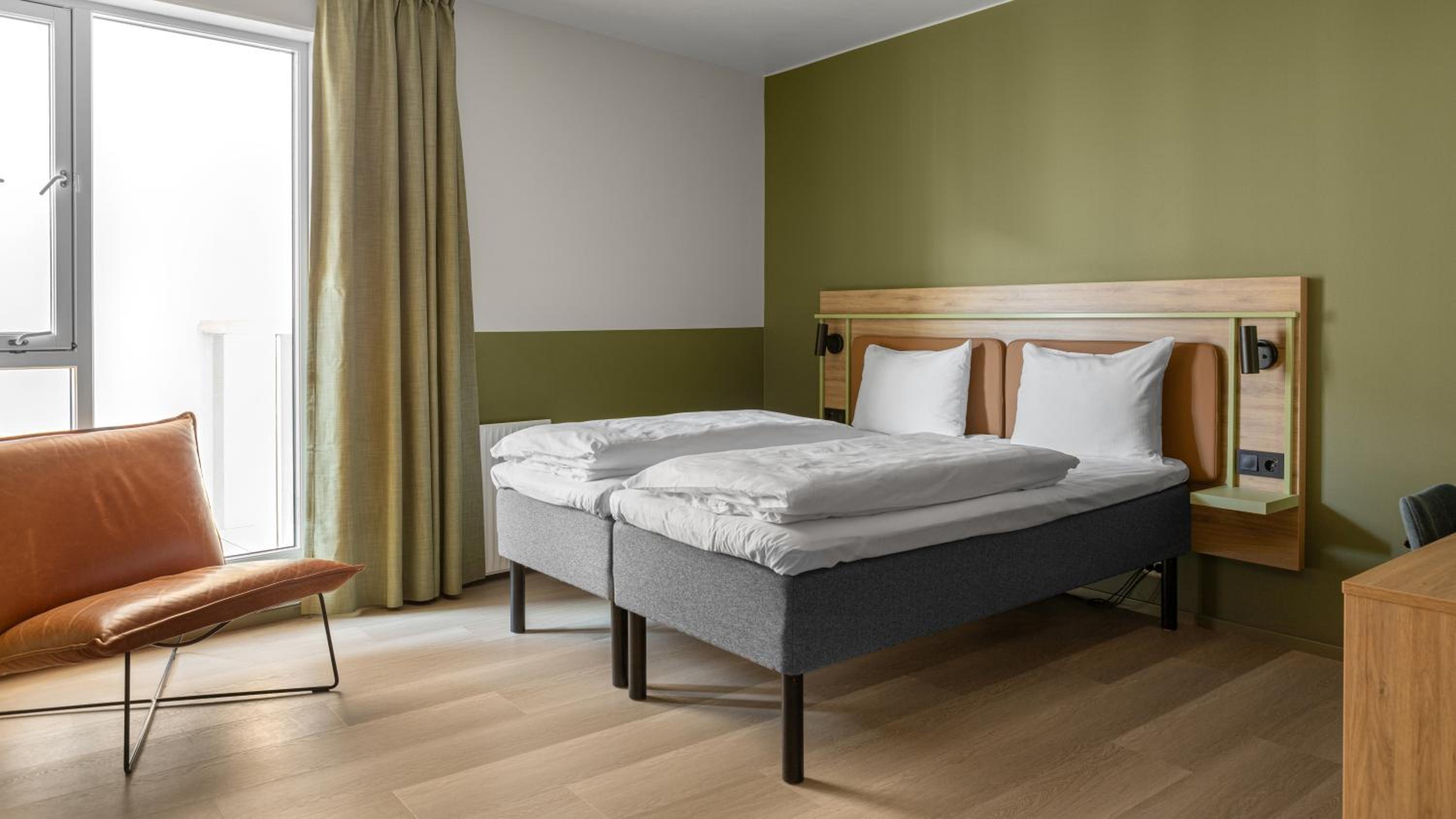 Standard Twin Room - Photo 1