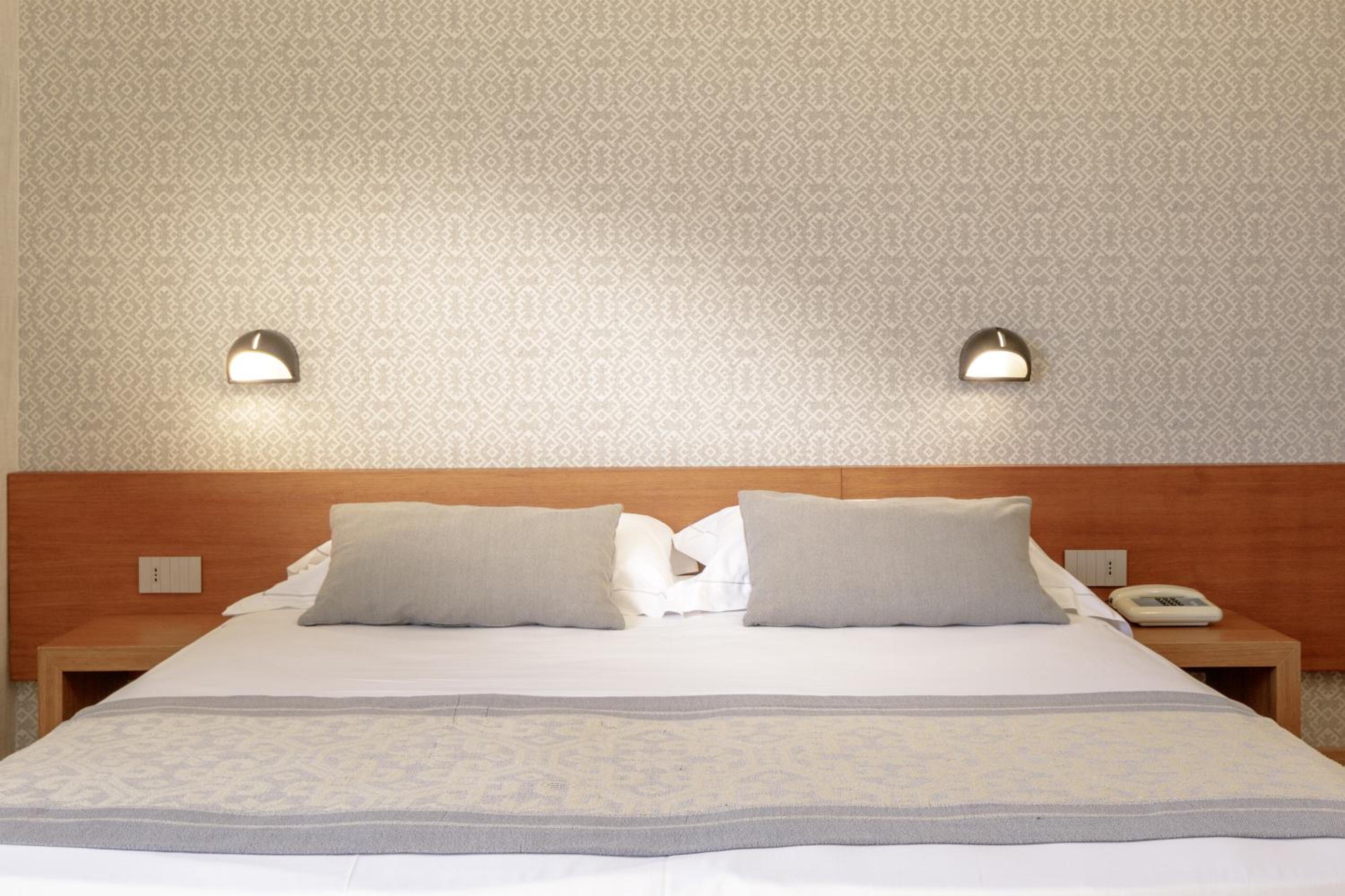 Classic Double Room - Photo 11