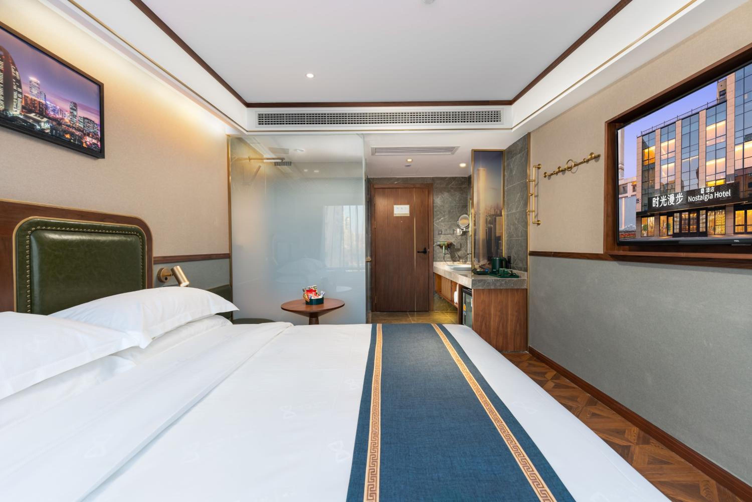 Standard Double Room - Photo 8