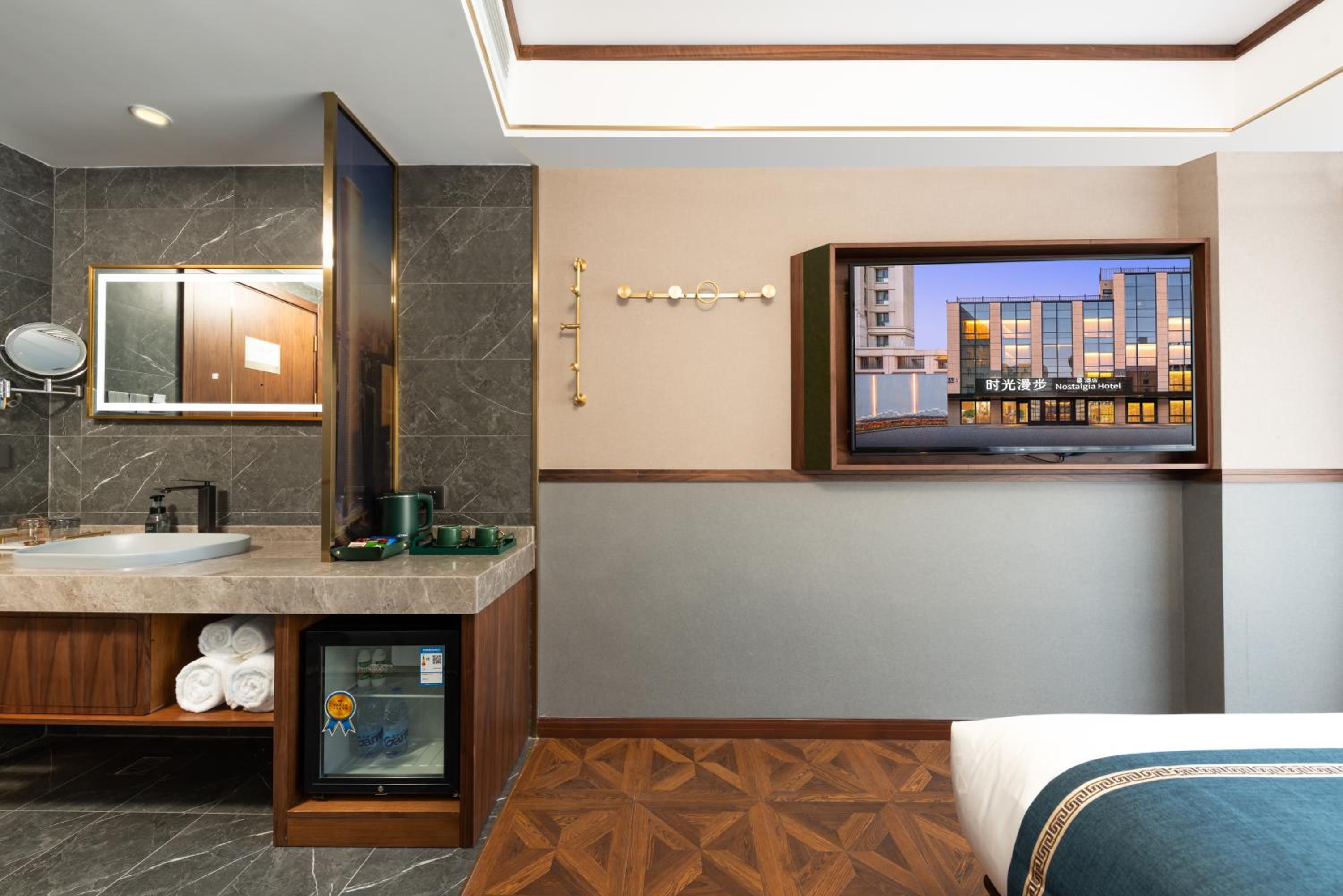 Standard Double Room - Photo 6