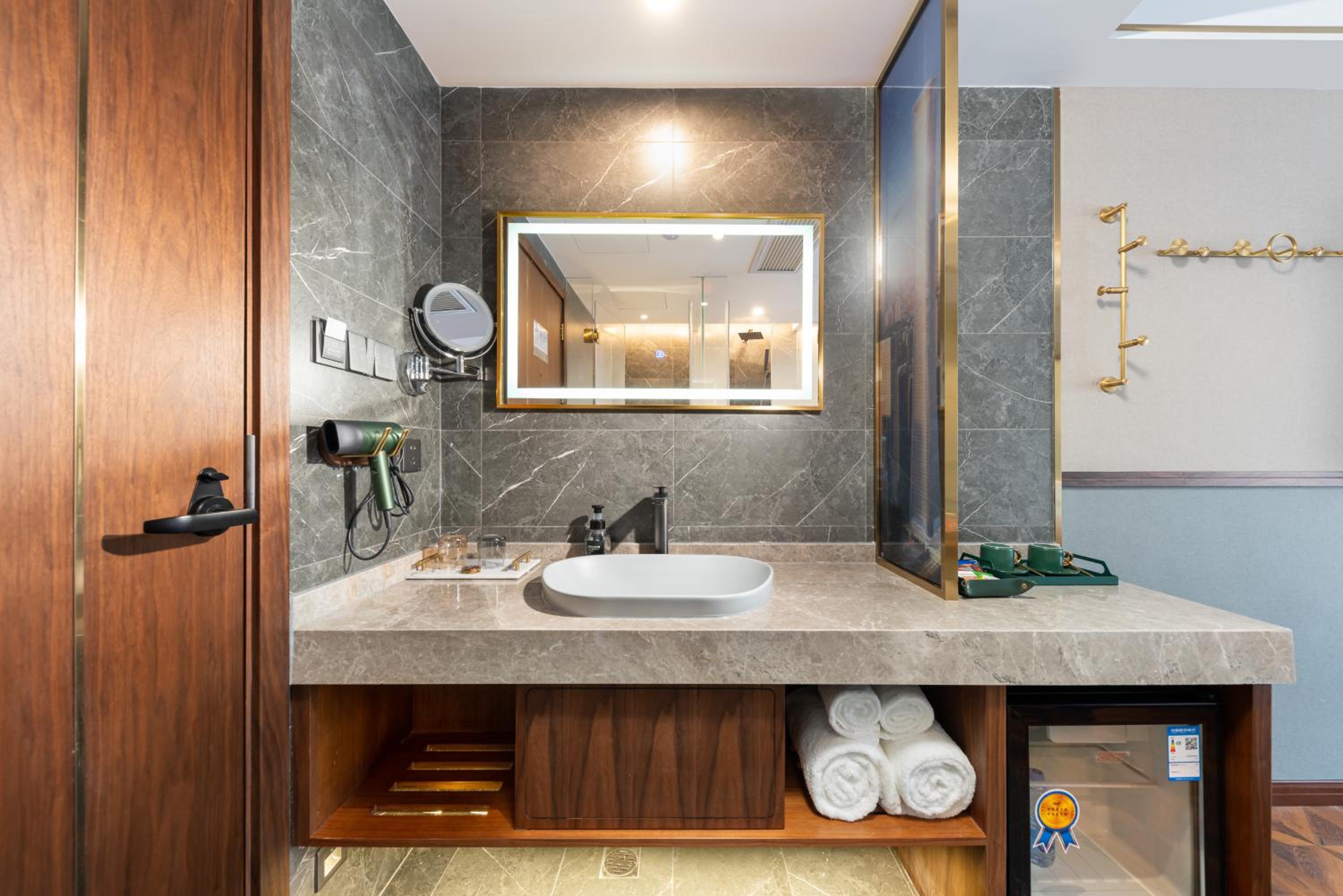 Standard Double Room - Photo 7