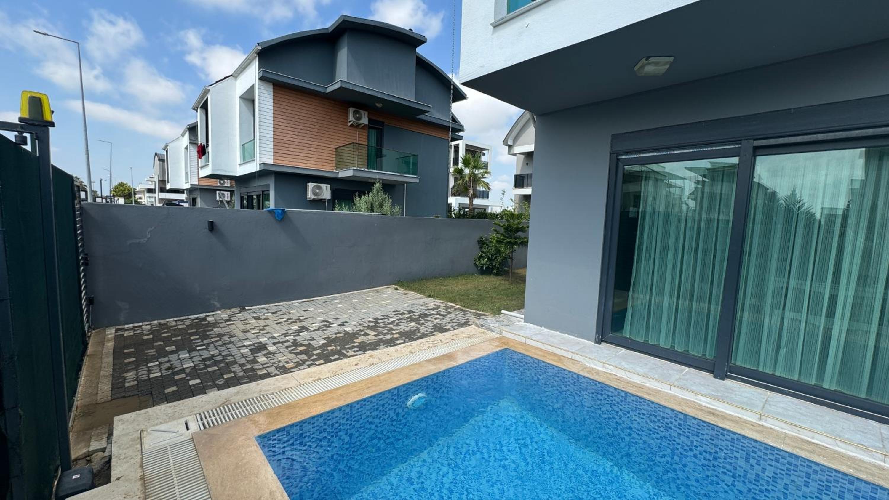 Three-Bedroom Villa photo 3