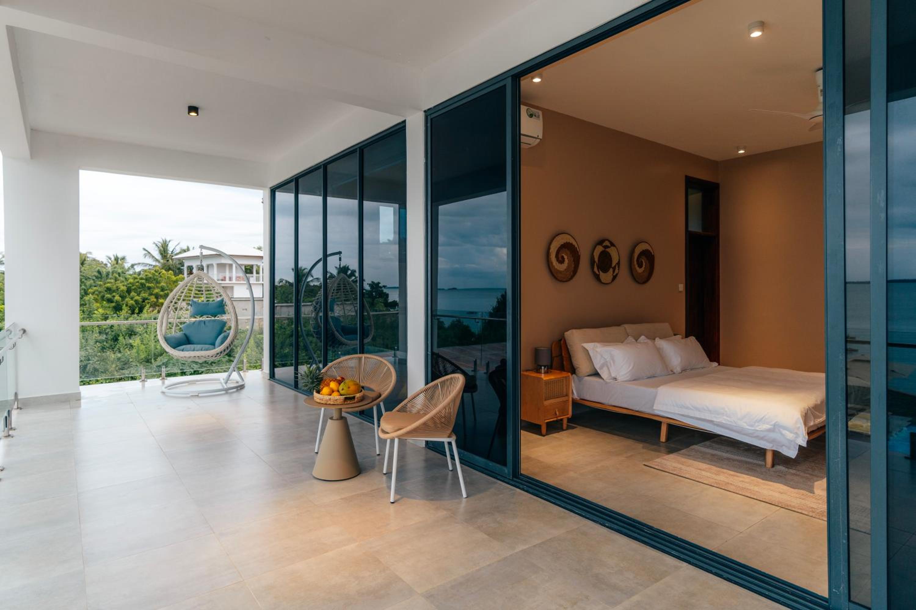 Villa photo 2
