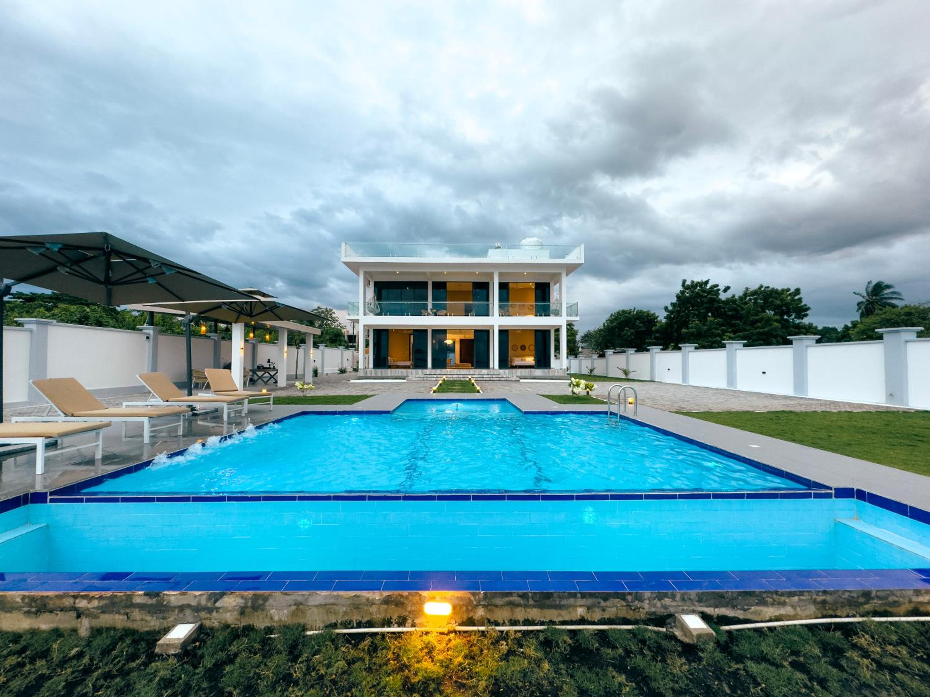 Villa photo 1