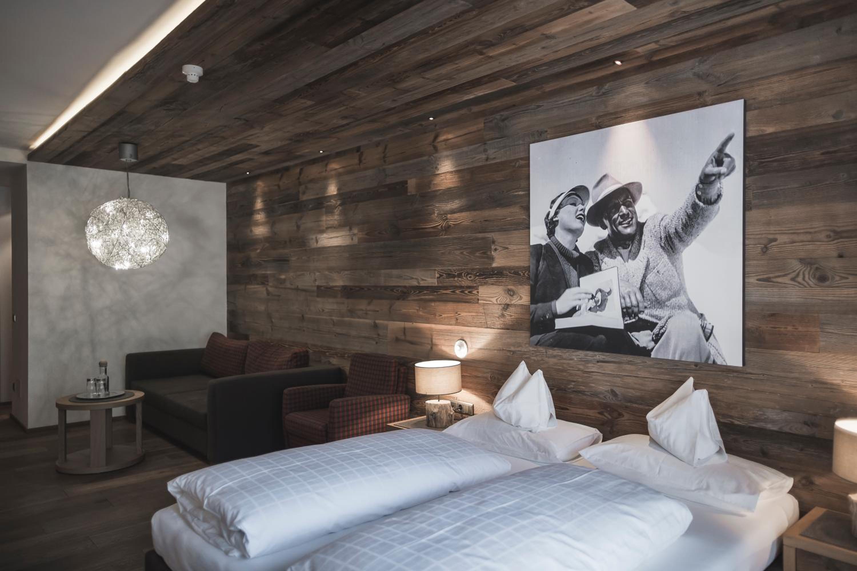 Wellness Suite with Jacuzzi and Infrared Cabine photo 1