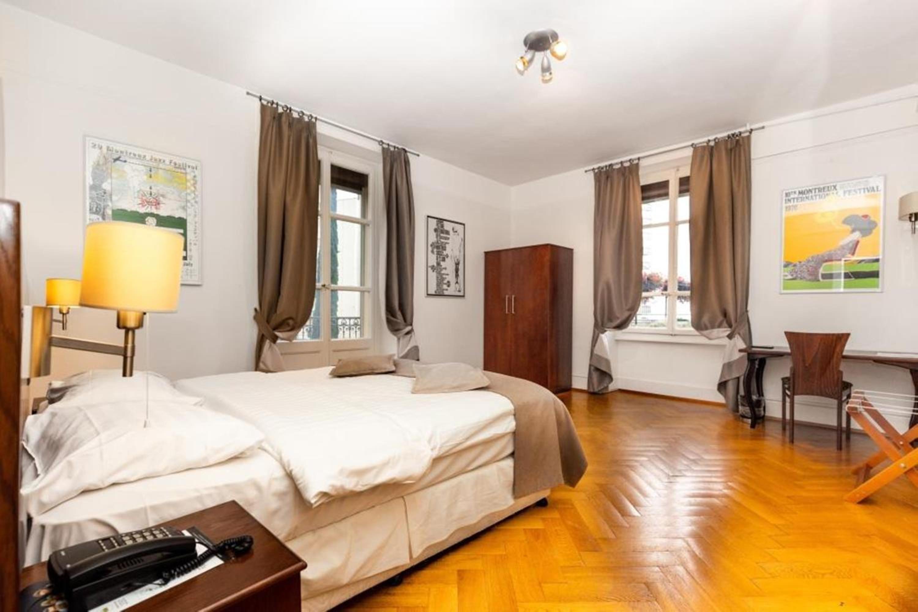 Superior Room with Balcony and Lake View photo 2