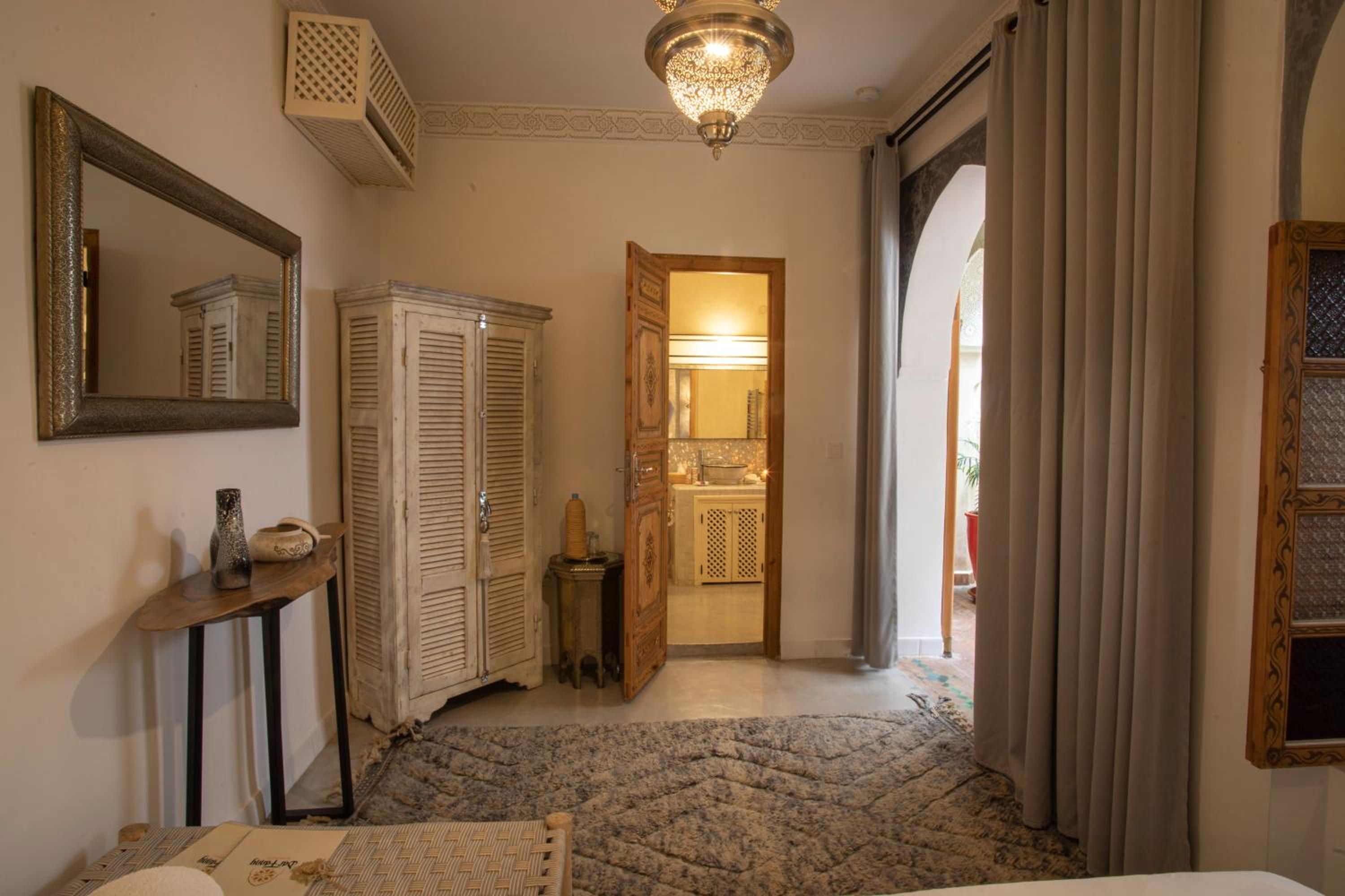 Standard Double Room - Photo 5