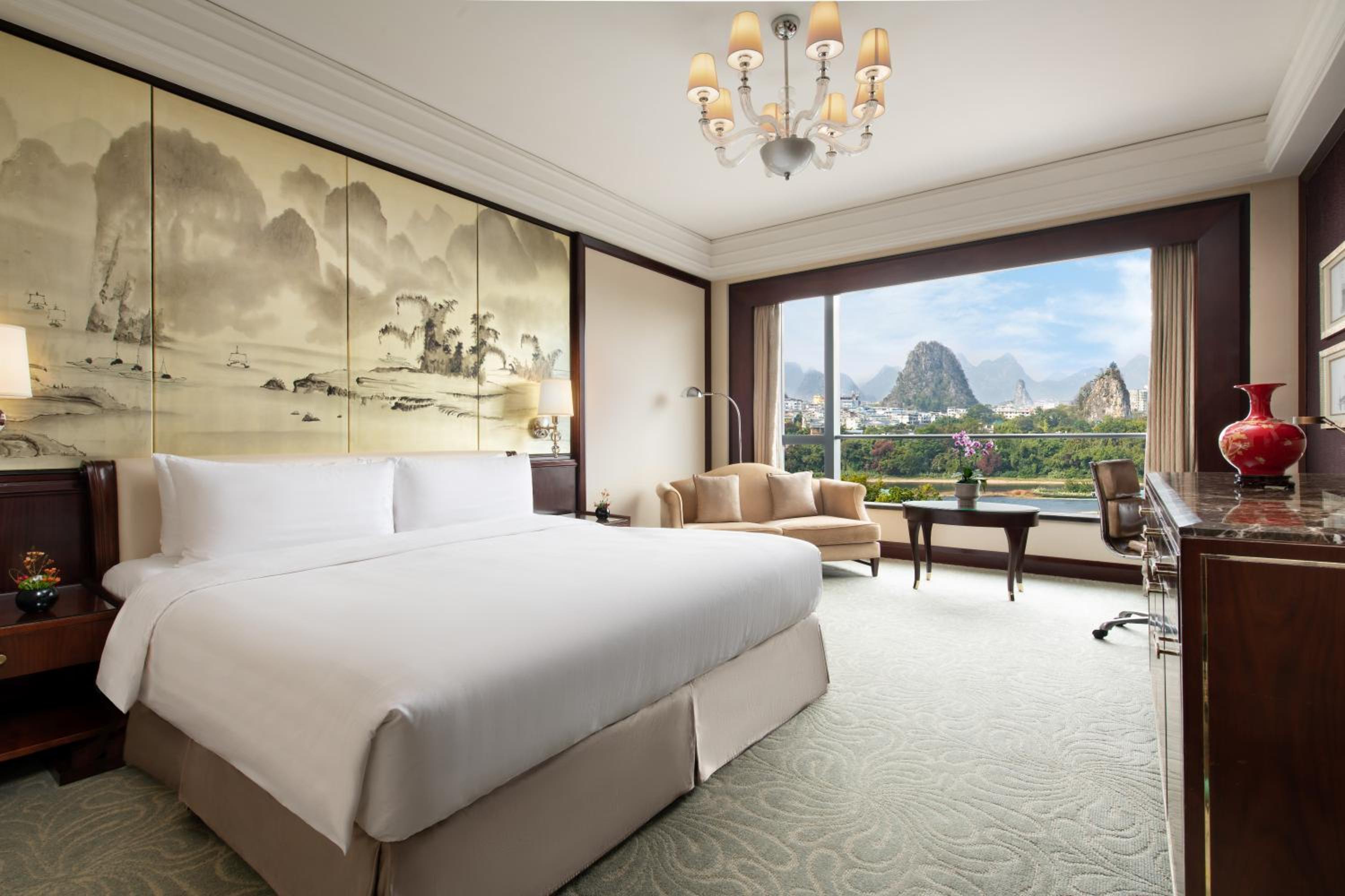 Deluxe King Room with River View photo 1