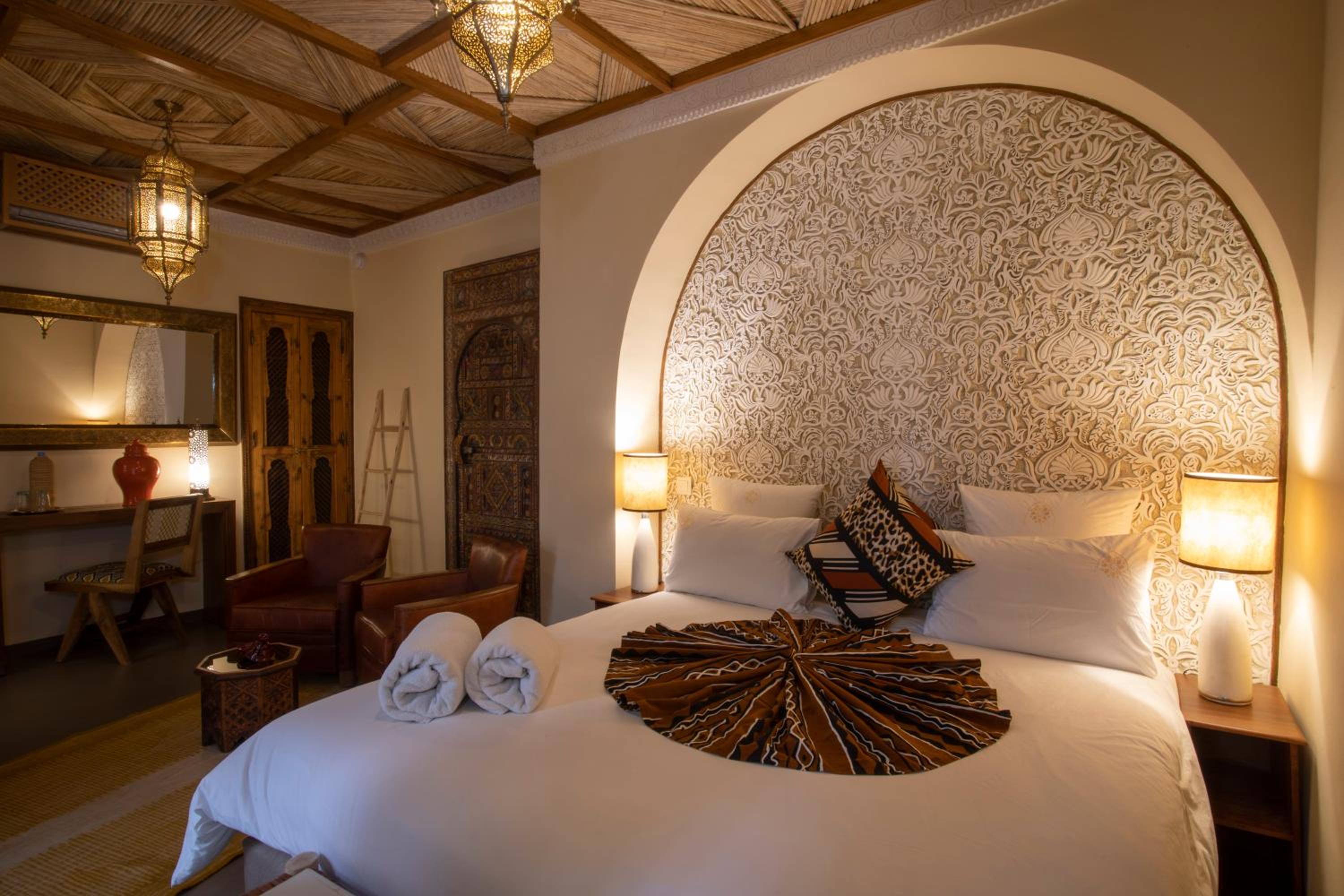 Superior King Room - Photo 5