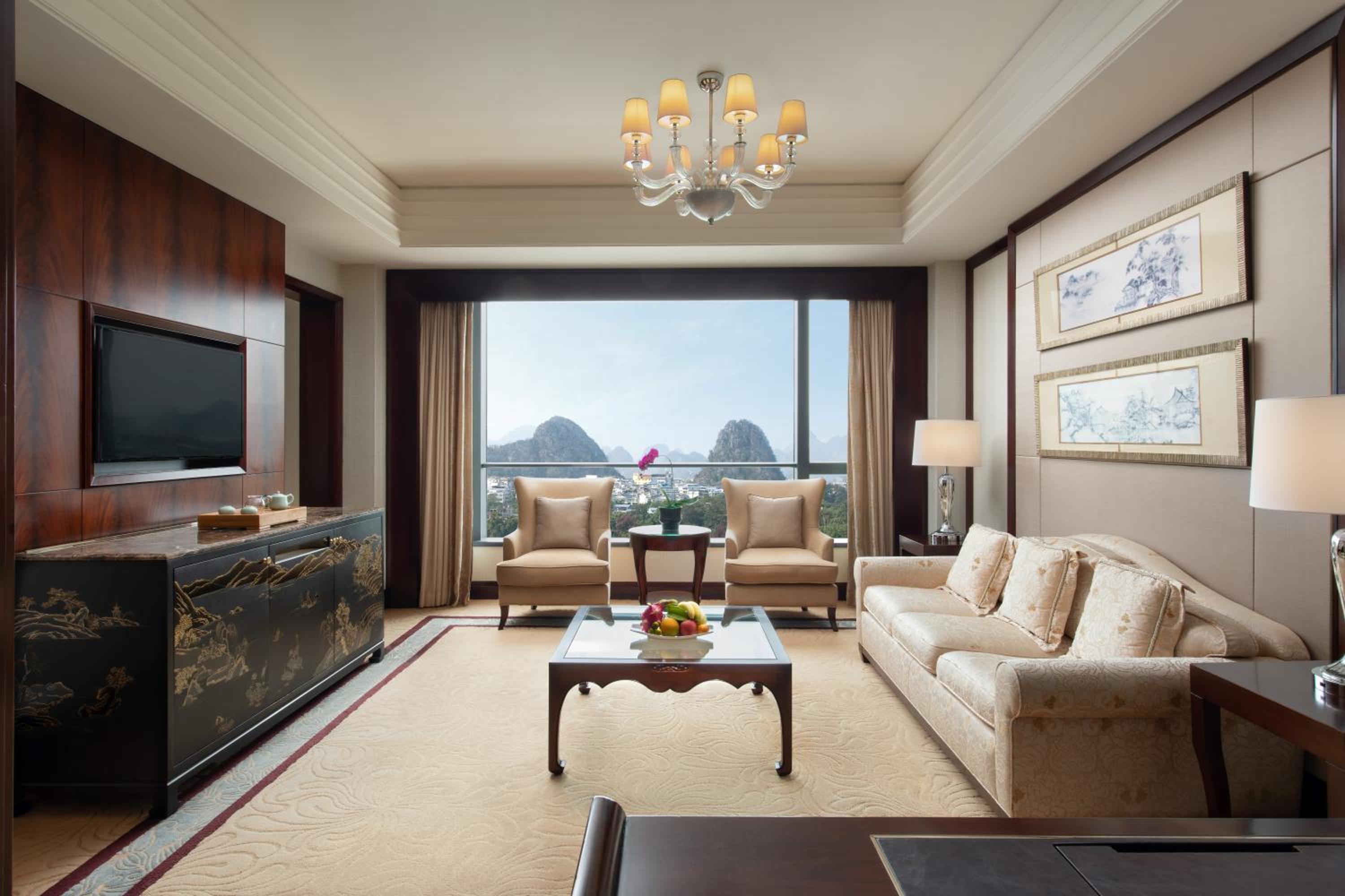 Executive King Suite with Club Access photo 2