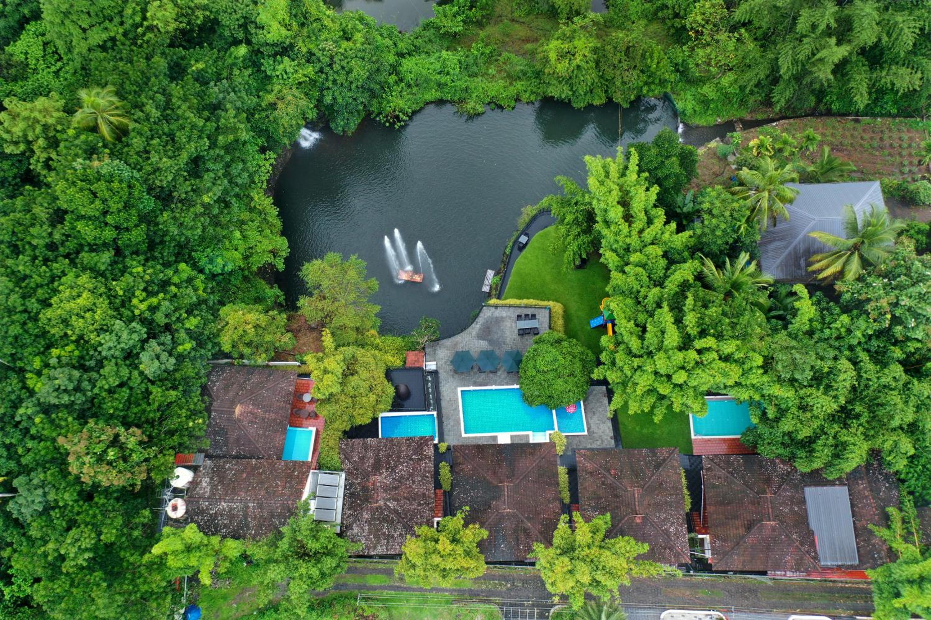 Villa with Private Pool - Photo 7