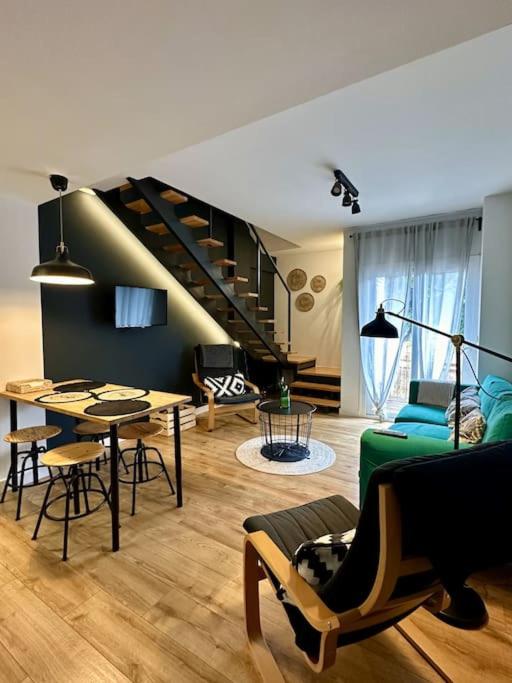 Apartamento de Dos Habitaciones con Terraza