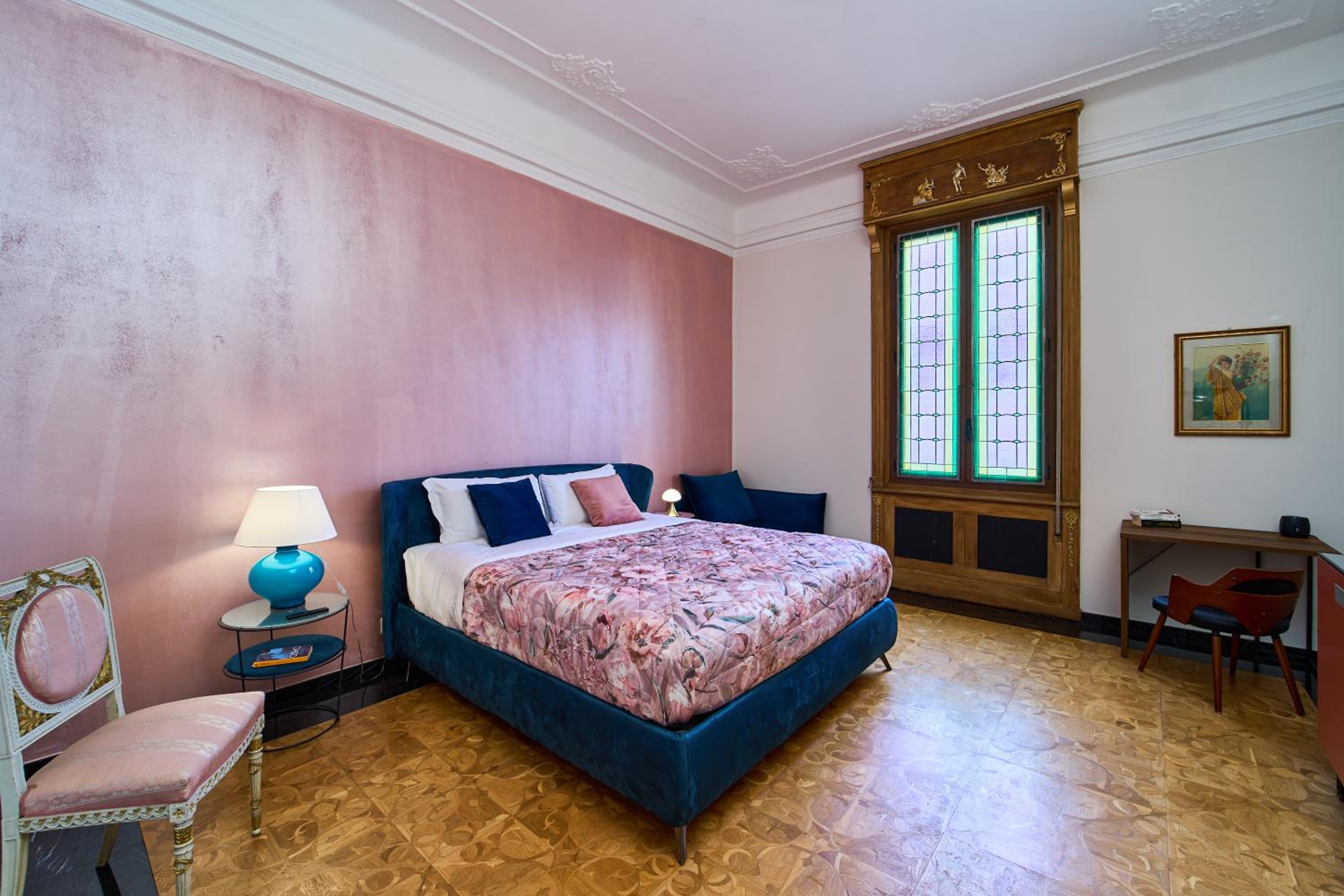 Deluxe King Room photo 1