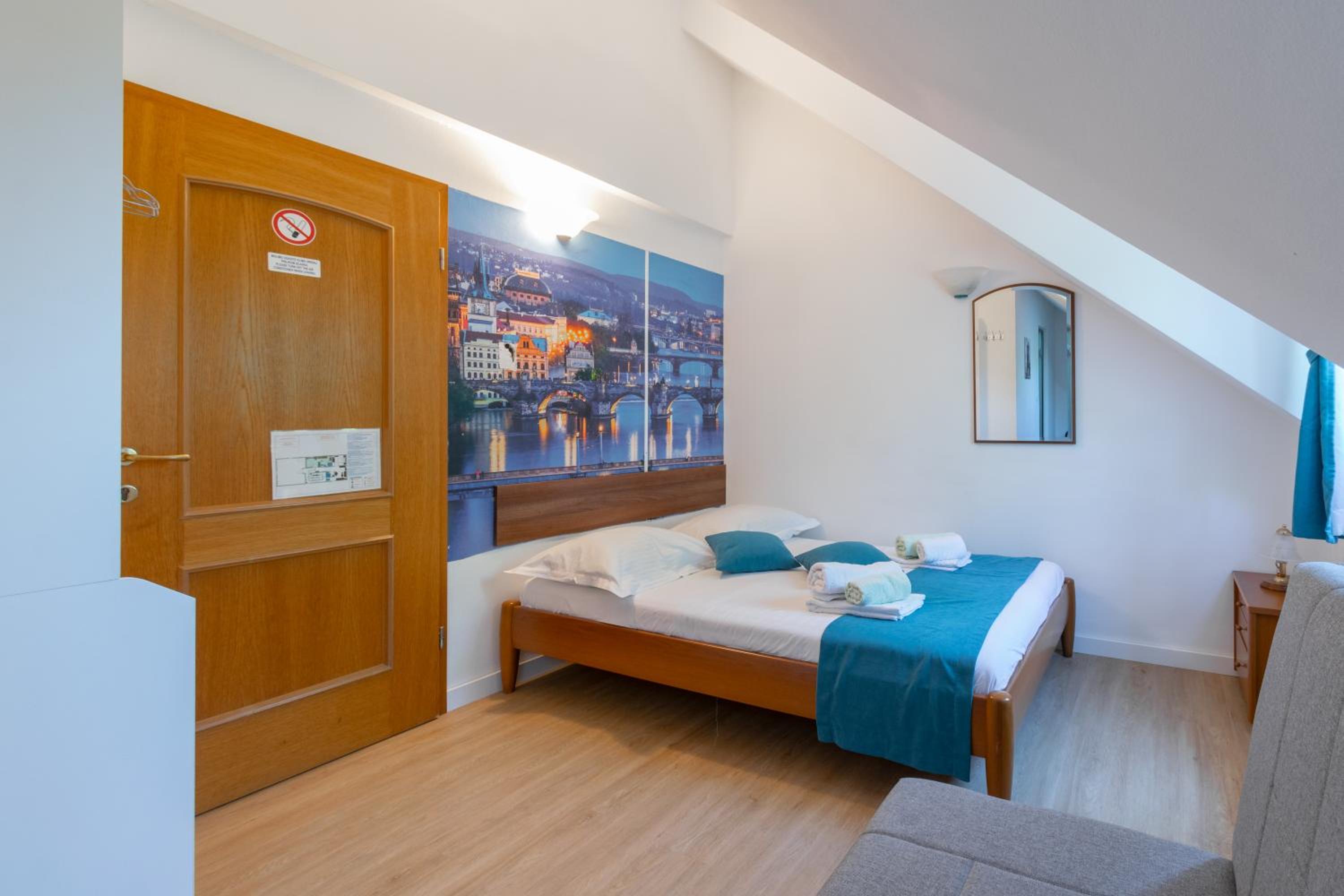 Small Double Room photo 1