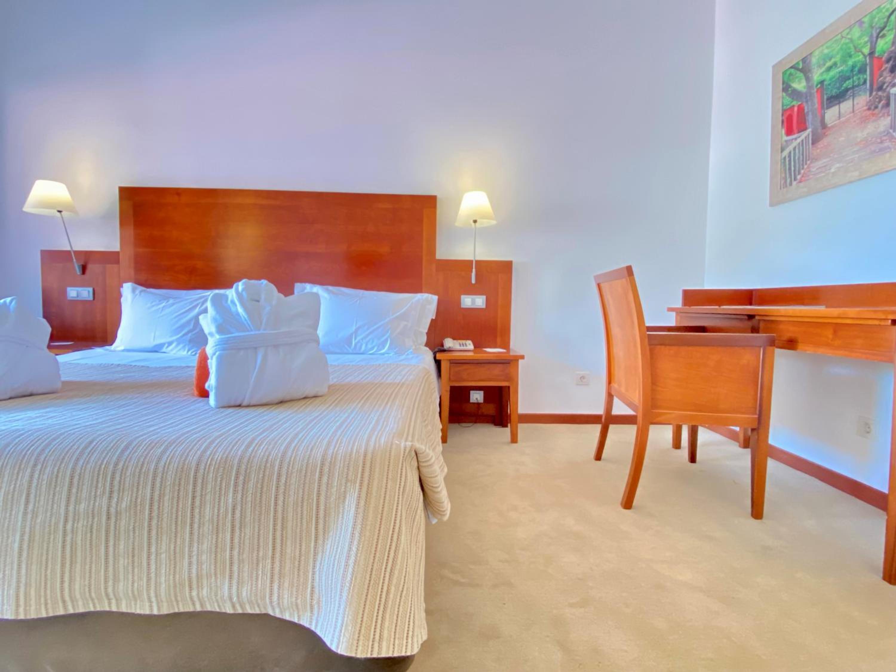Superior Twin Room - Photo 4