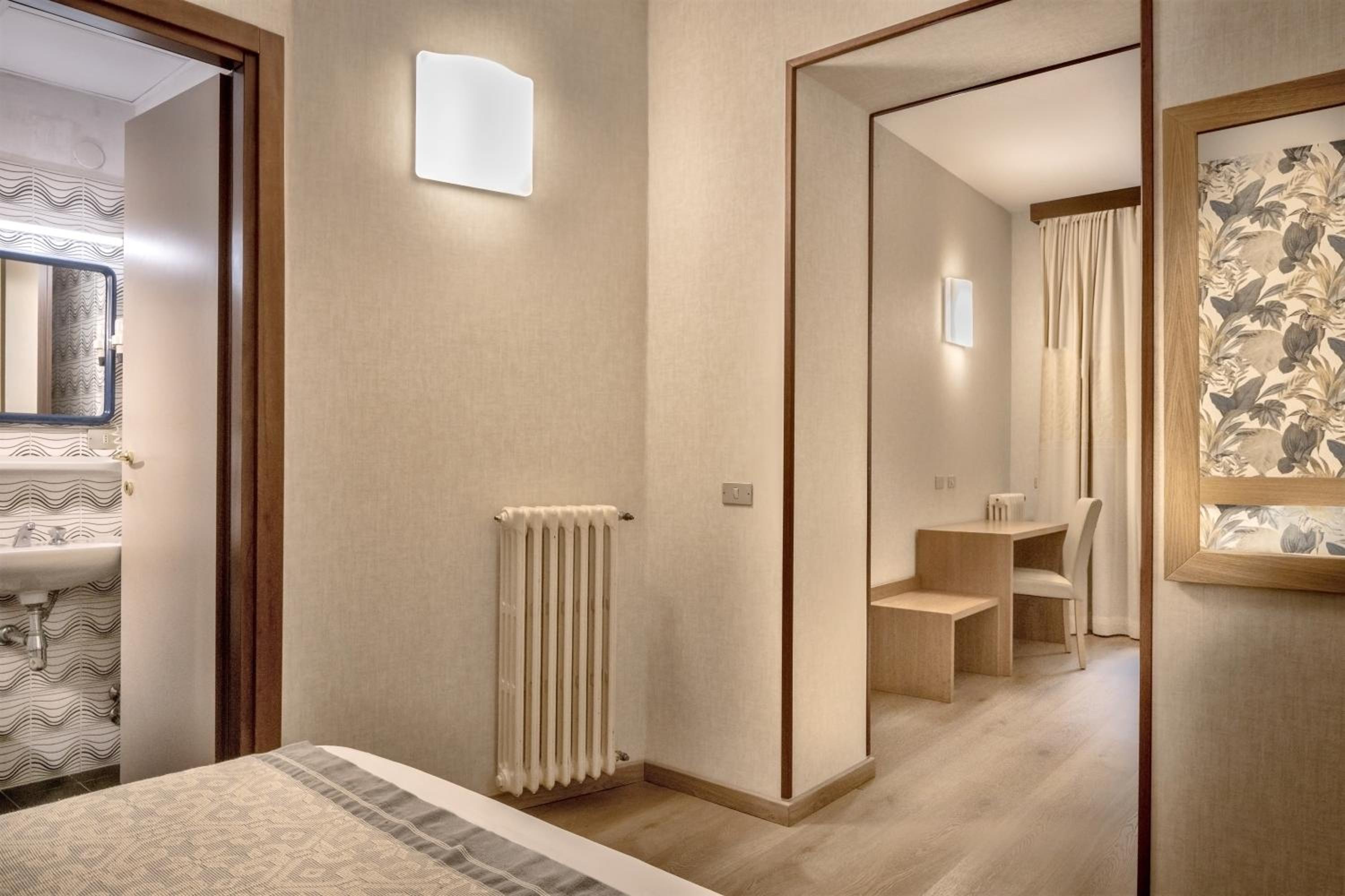 Classic Triple Room - Photo 1