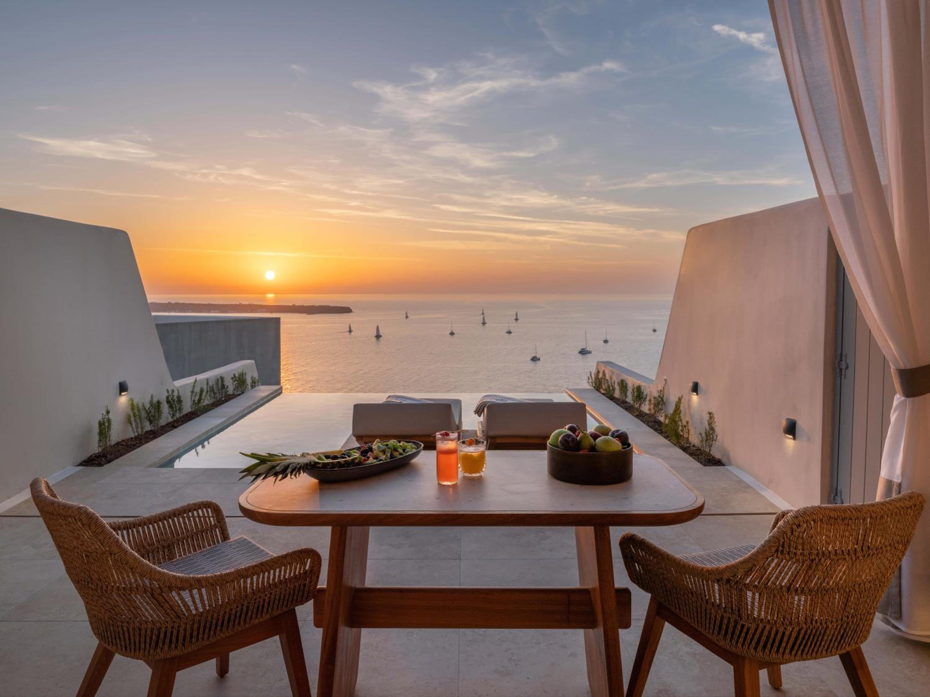 Unwind Sunset & Sea View Junior Suite with Pool - Photo 14